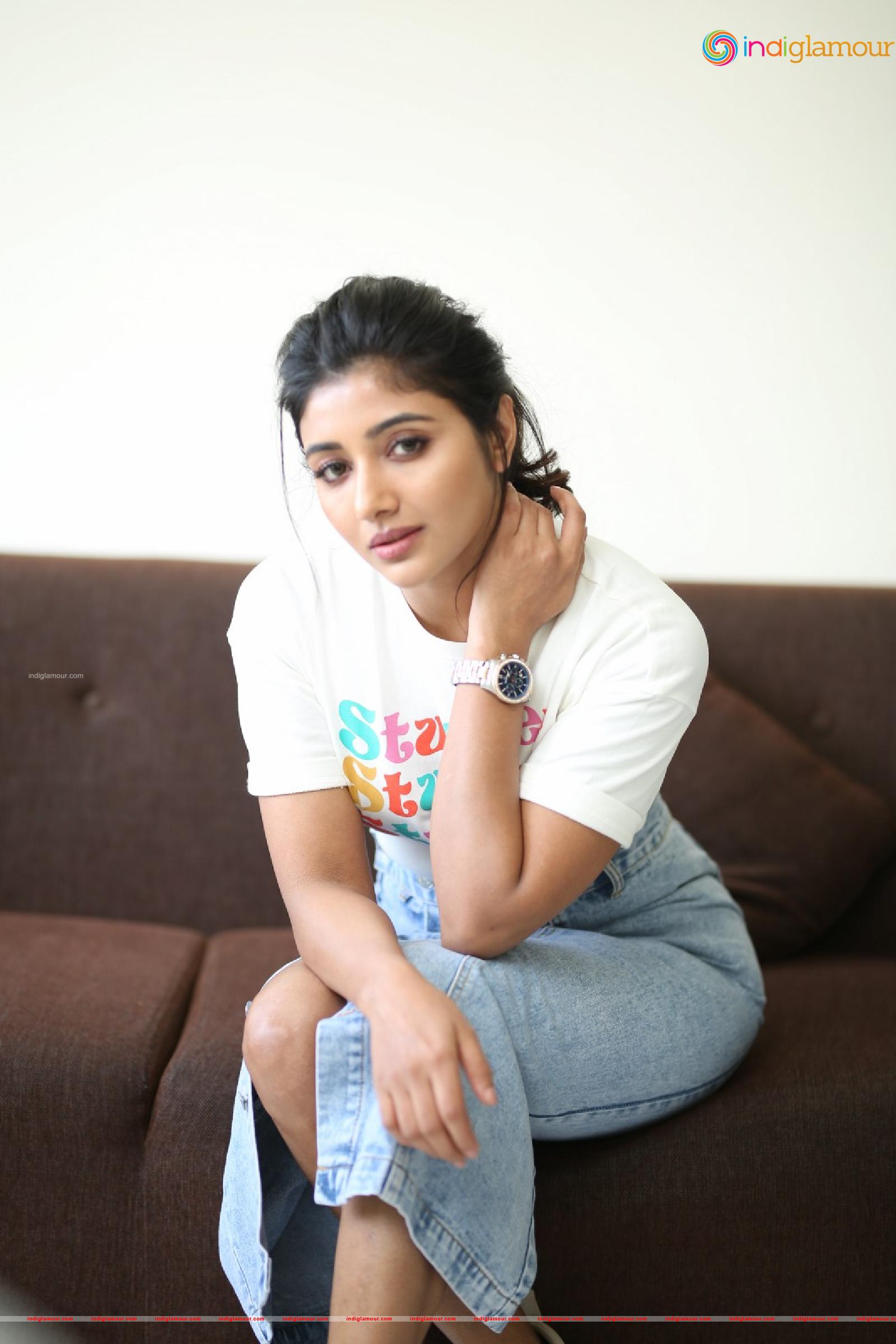 Mirnaa Actress hd photo