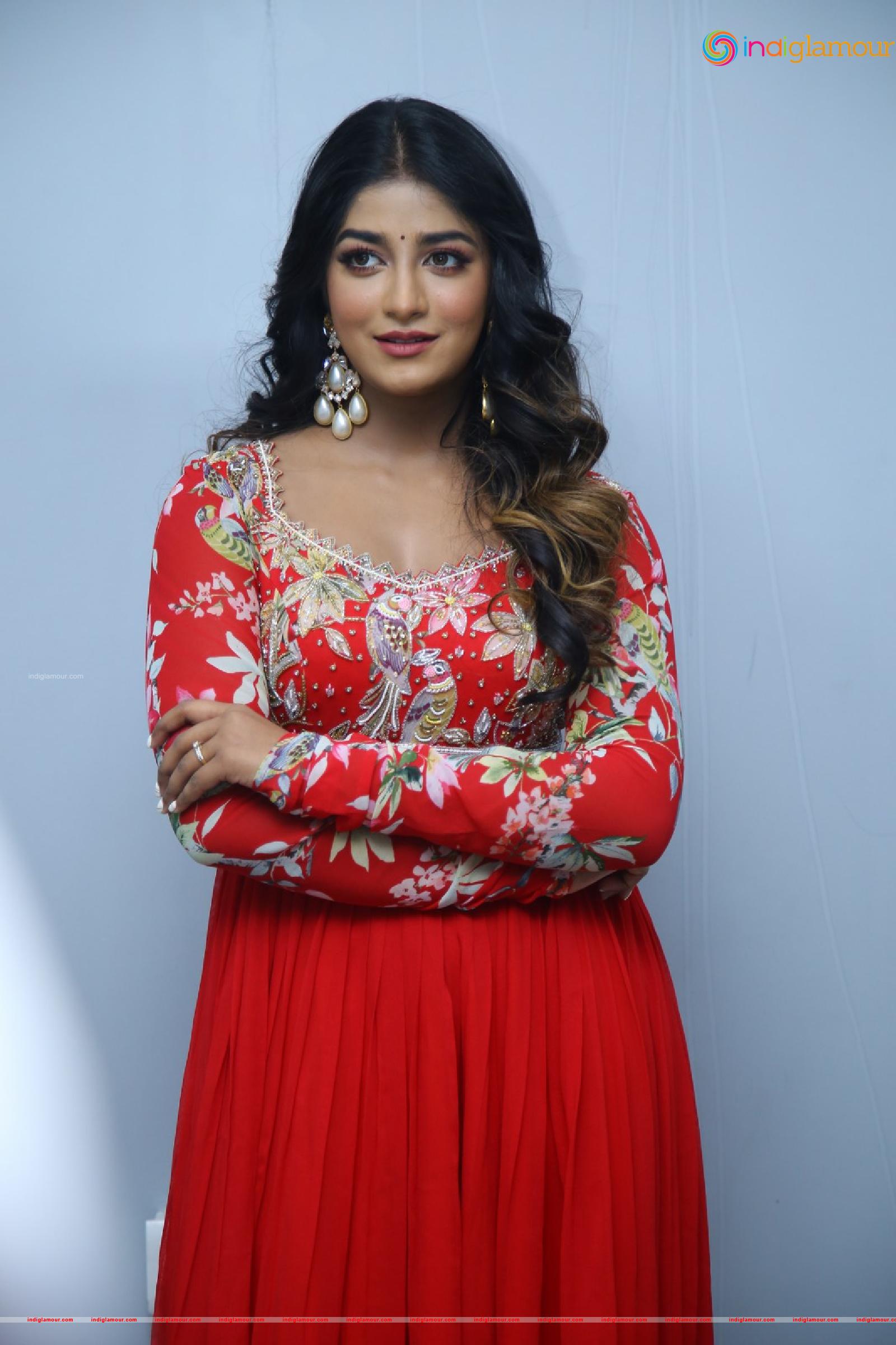 Dimple Hayathi photos