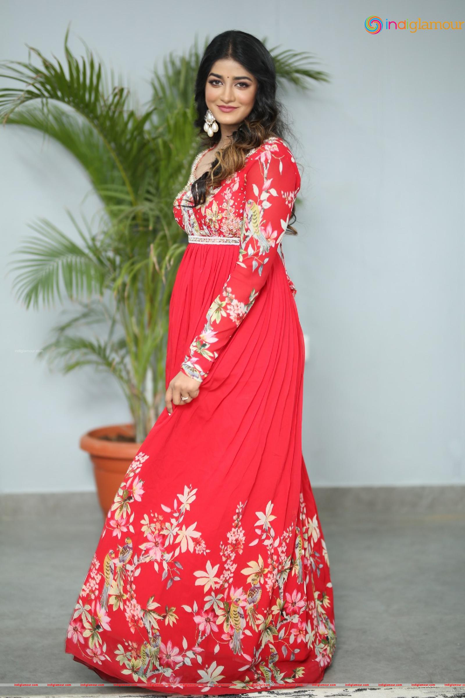 Dimple Hayathi Actress hd photo