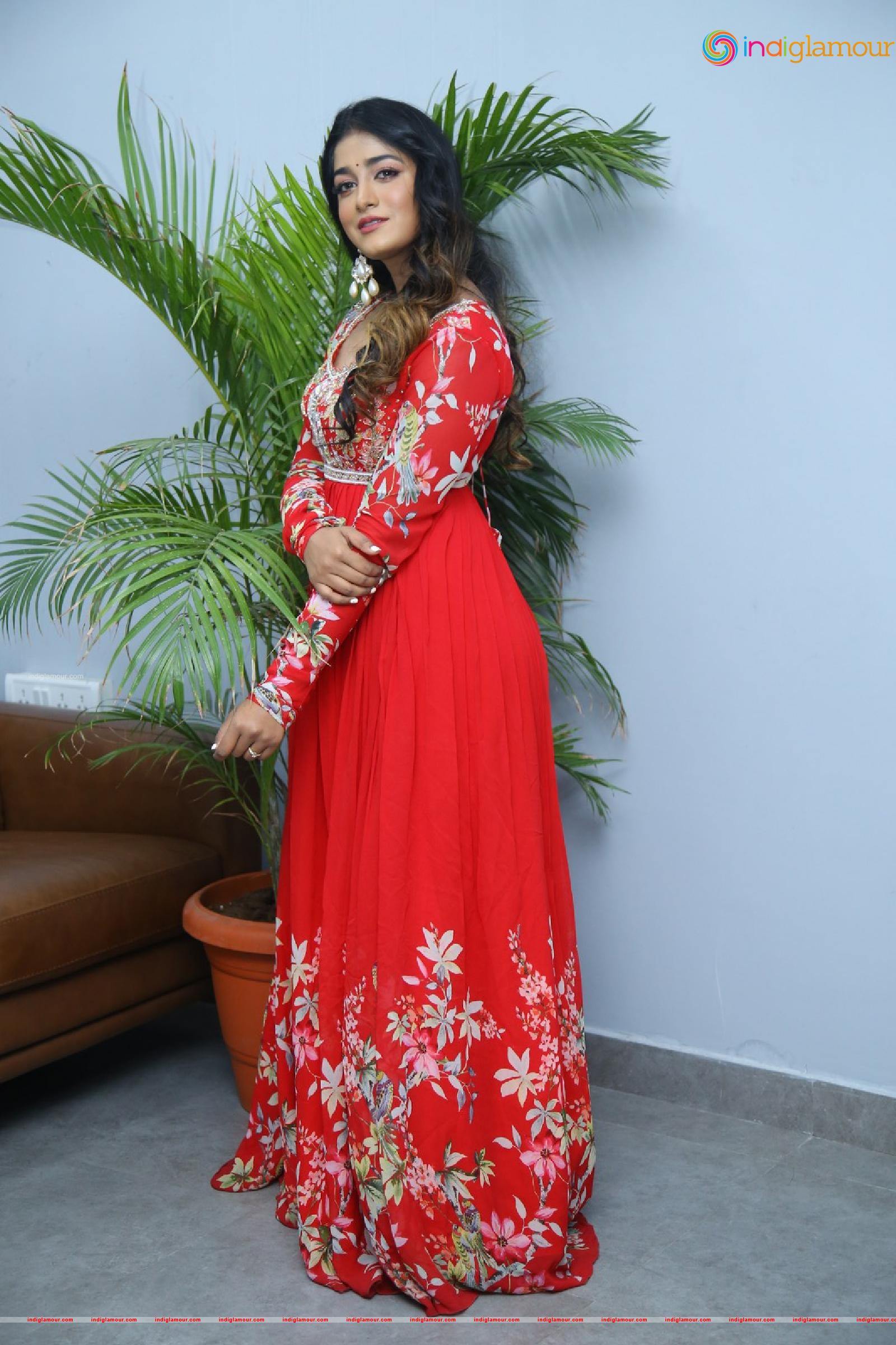 Dimple Hayathi Actress hd photo