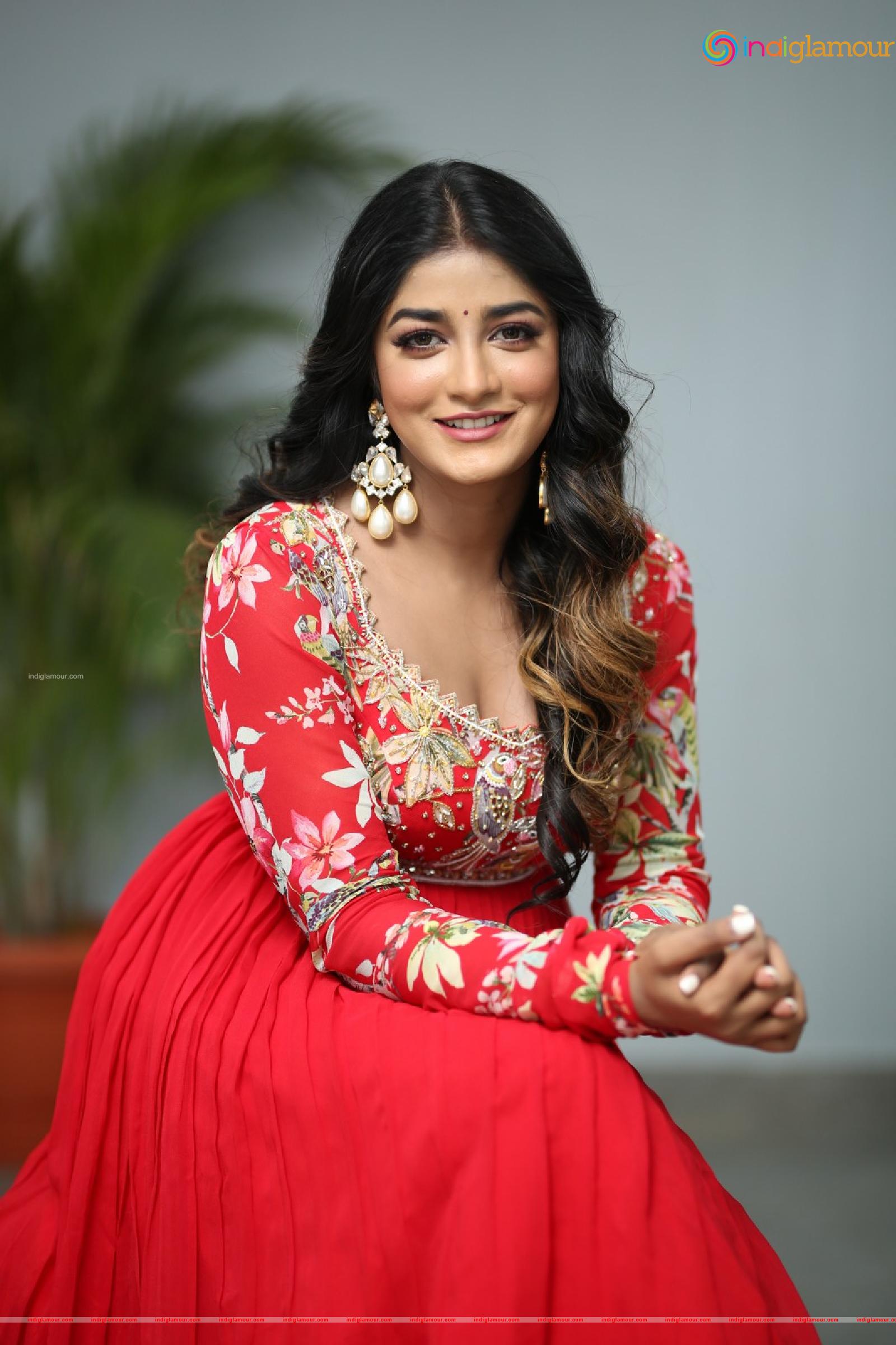 Dimple Hayathi Actress hd photo