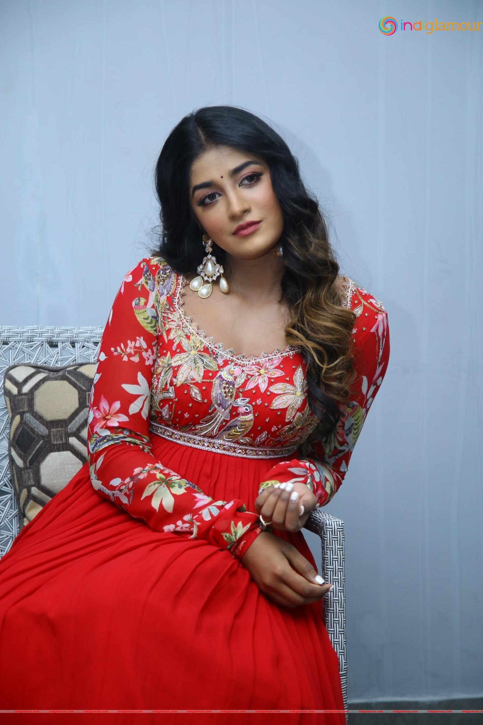 Dimple Hayathi Actress hd photo