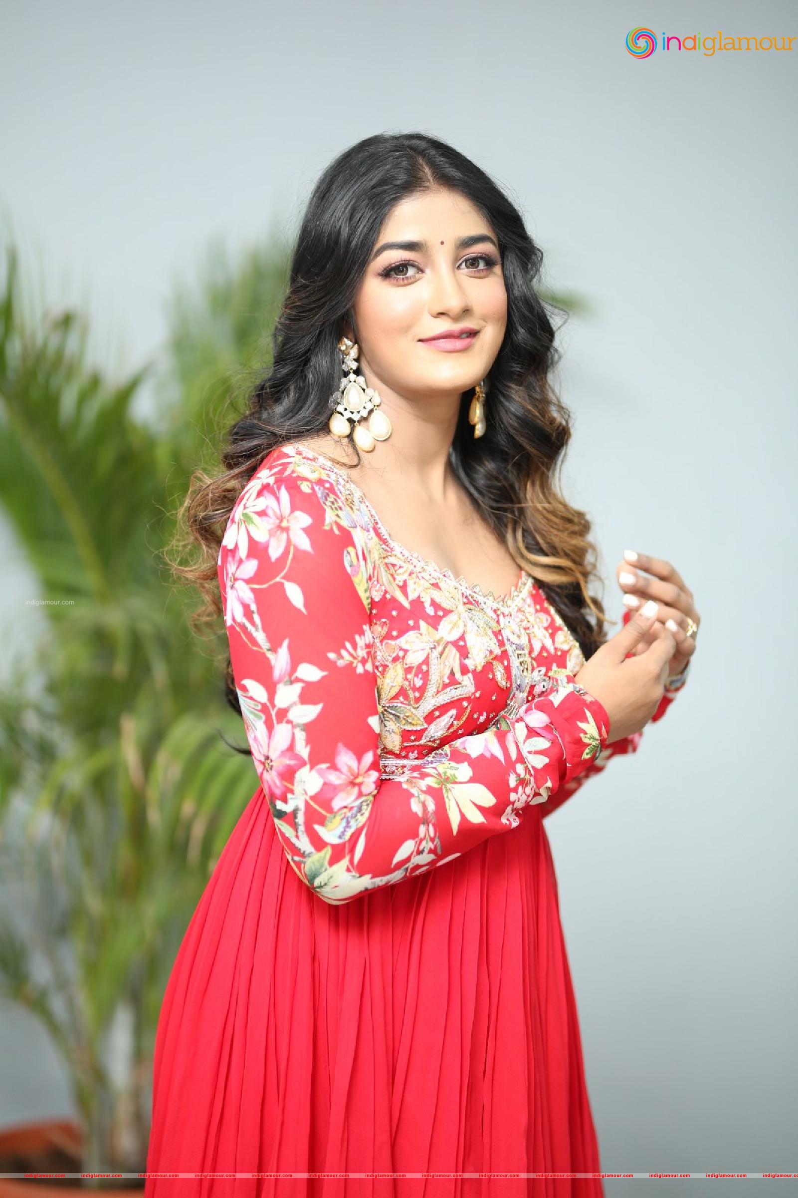 Dimple Hayathi Actress hd photo