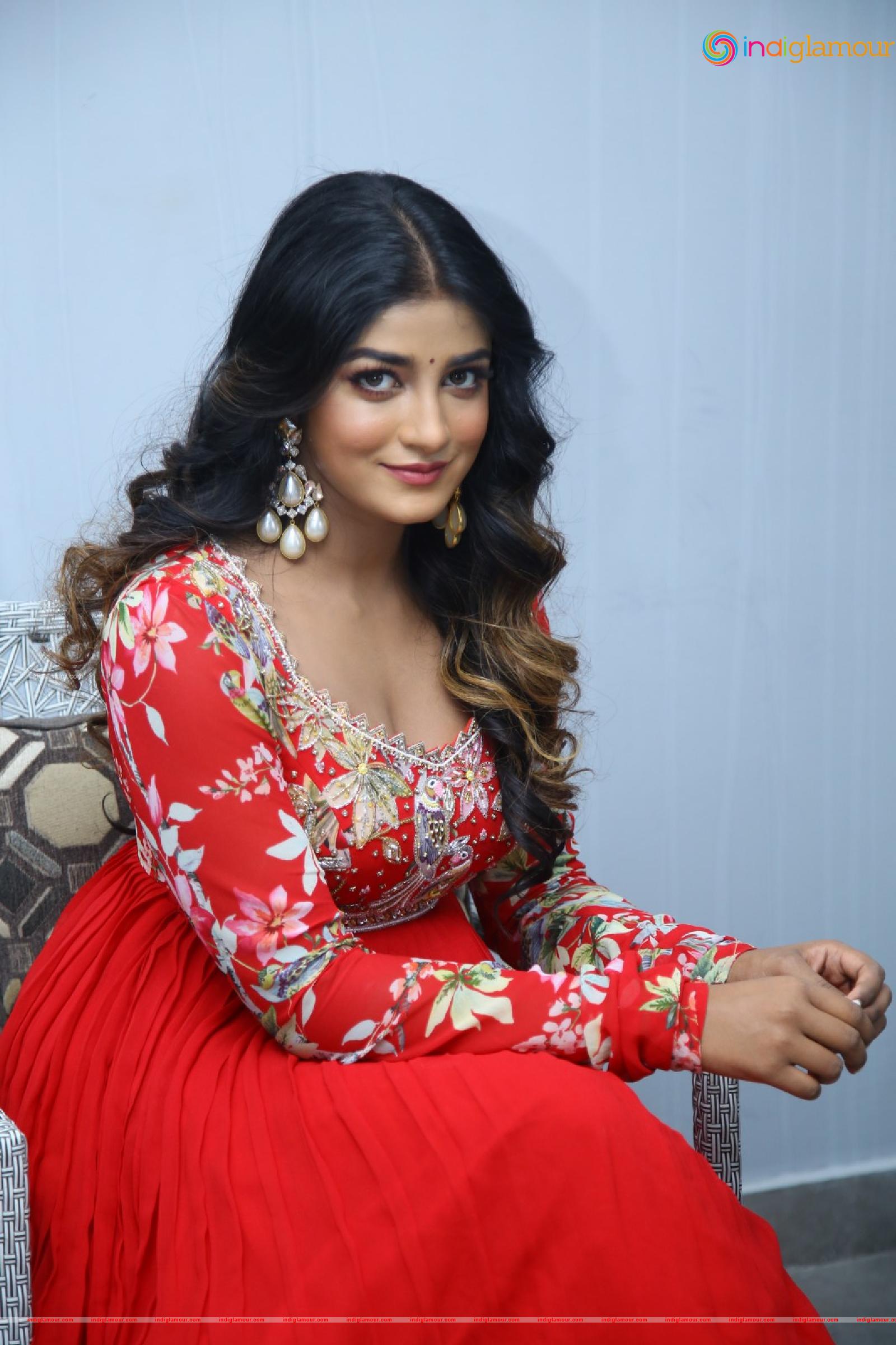 Dimple Hayathi Actress hd photo