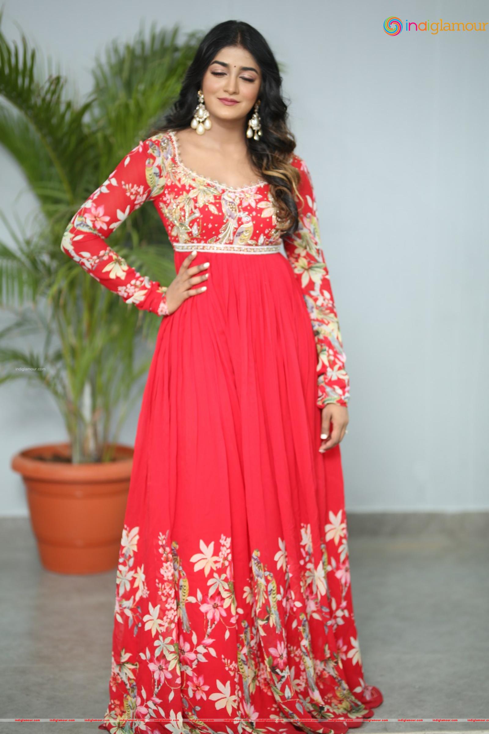 Dimple Hayathi Actress hd photo