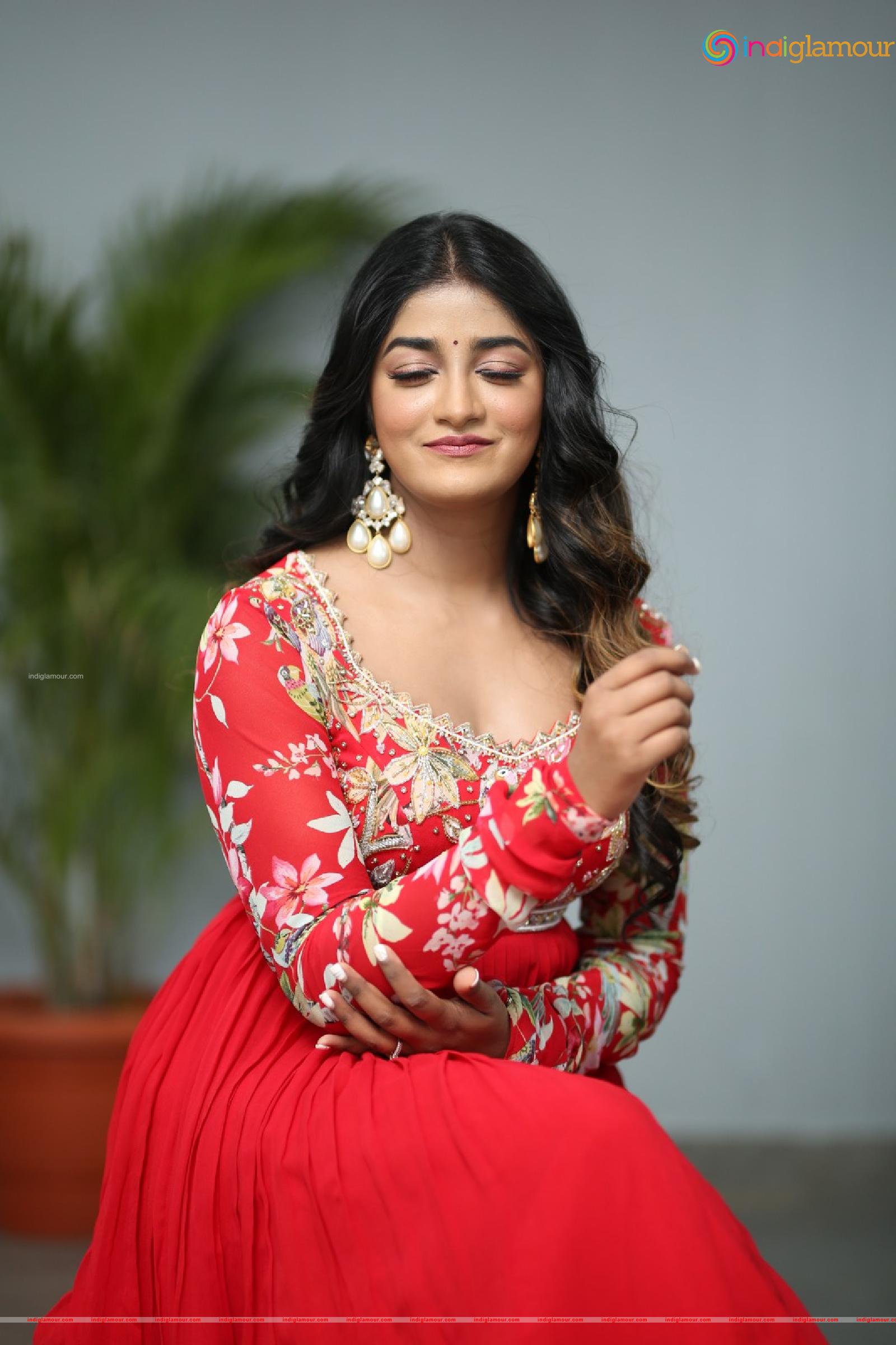 Dimple Hayathi Actress hd photo