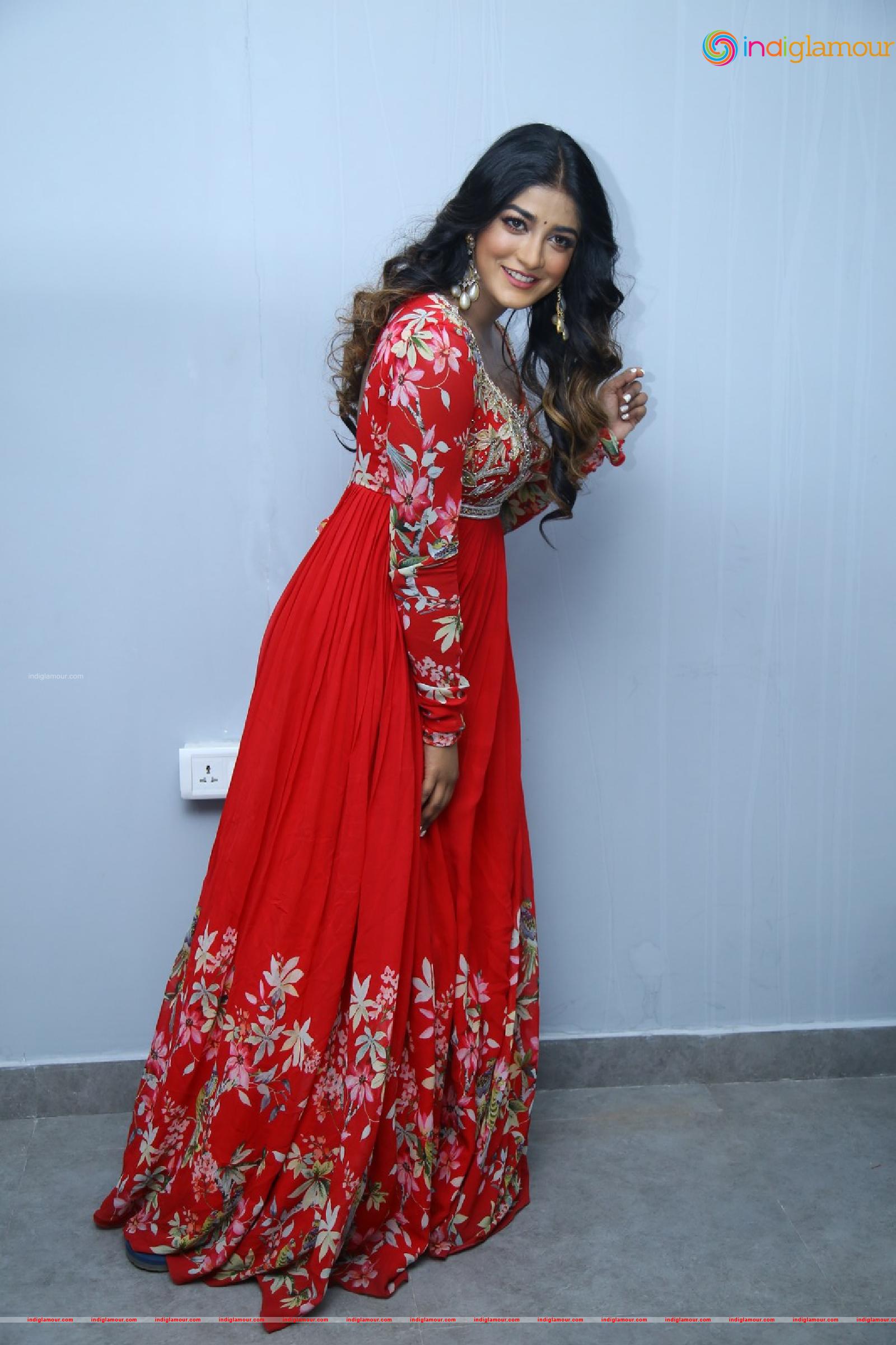 Dimple Hayathi Actress hd photo