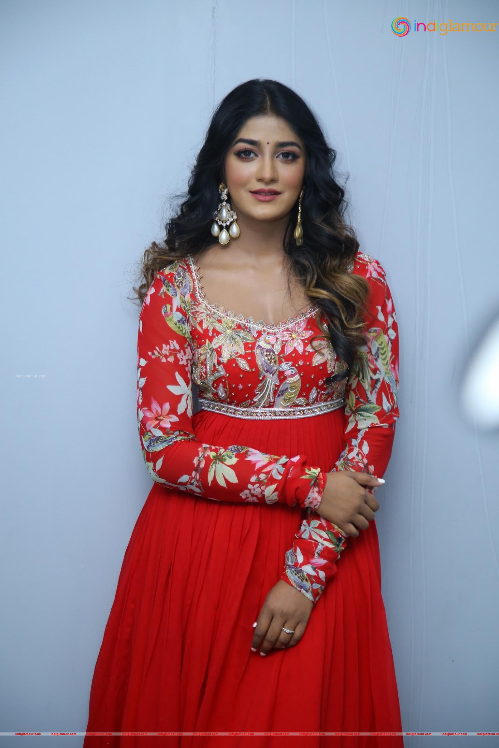 Dimple Hayathi Actress hd photo
