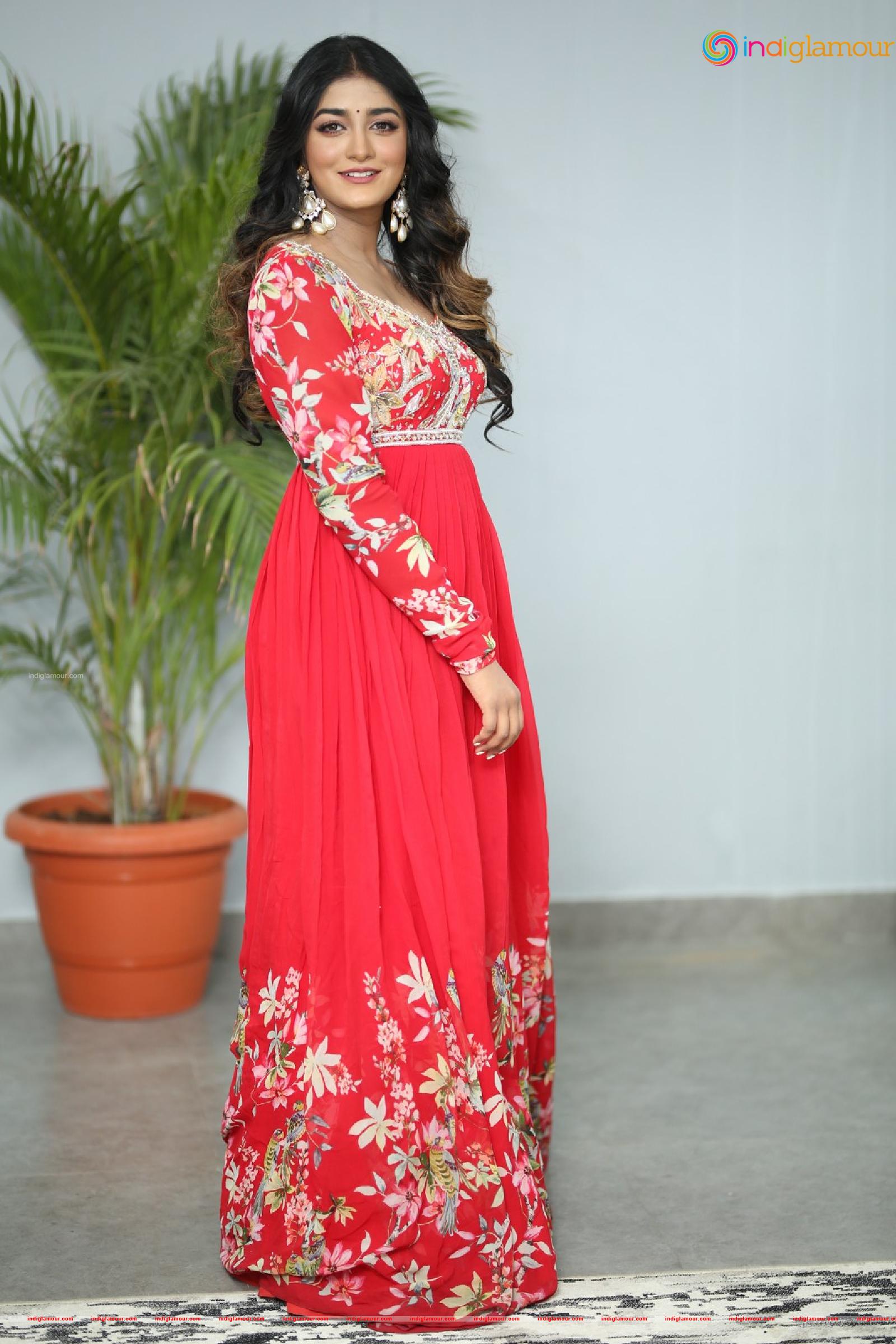Dimple Hayathi Actress hd photo