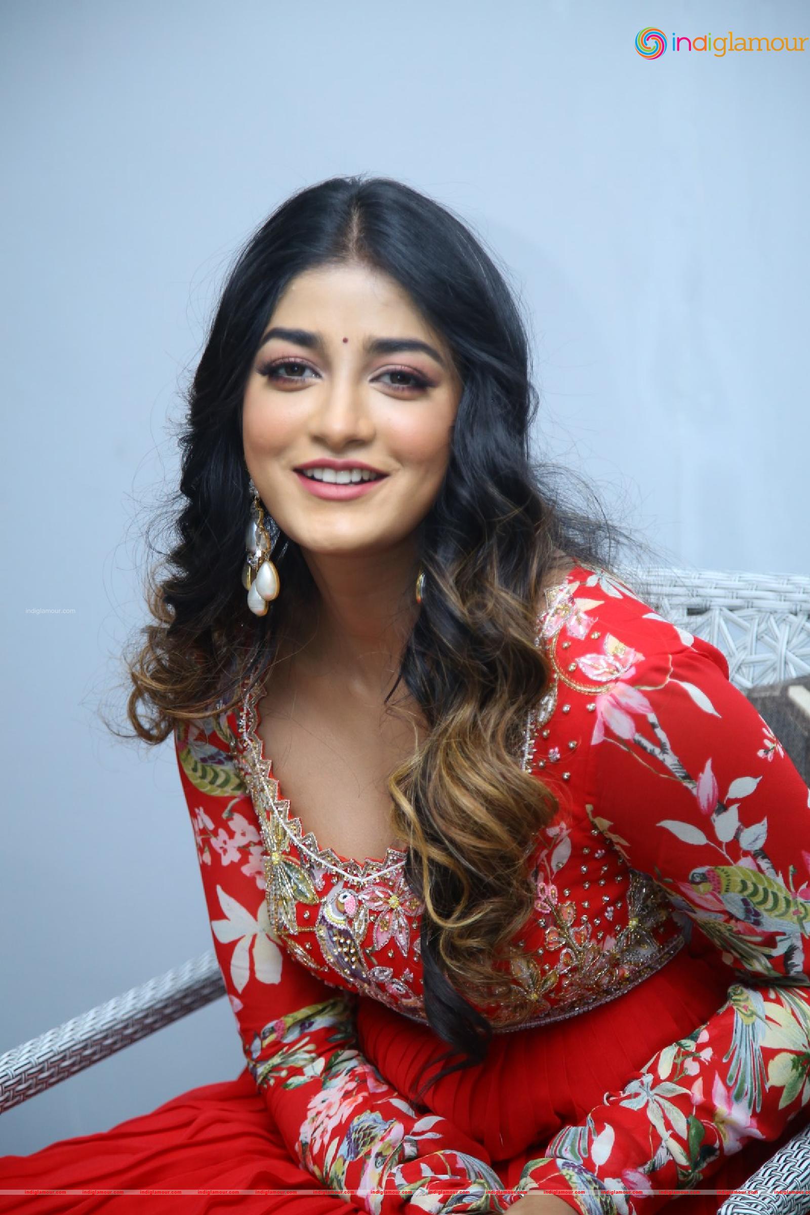 Dimple Hayathi Actress hd photo