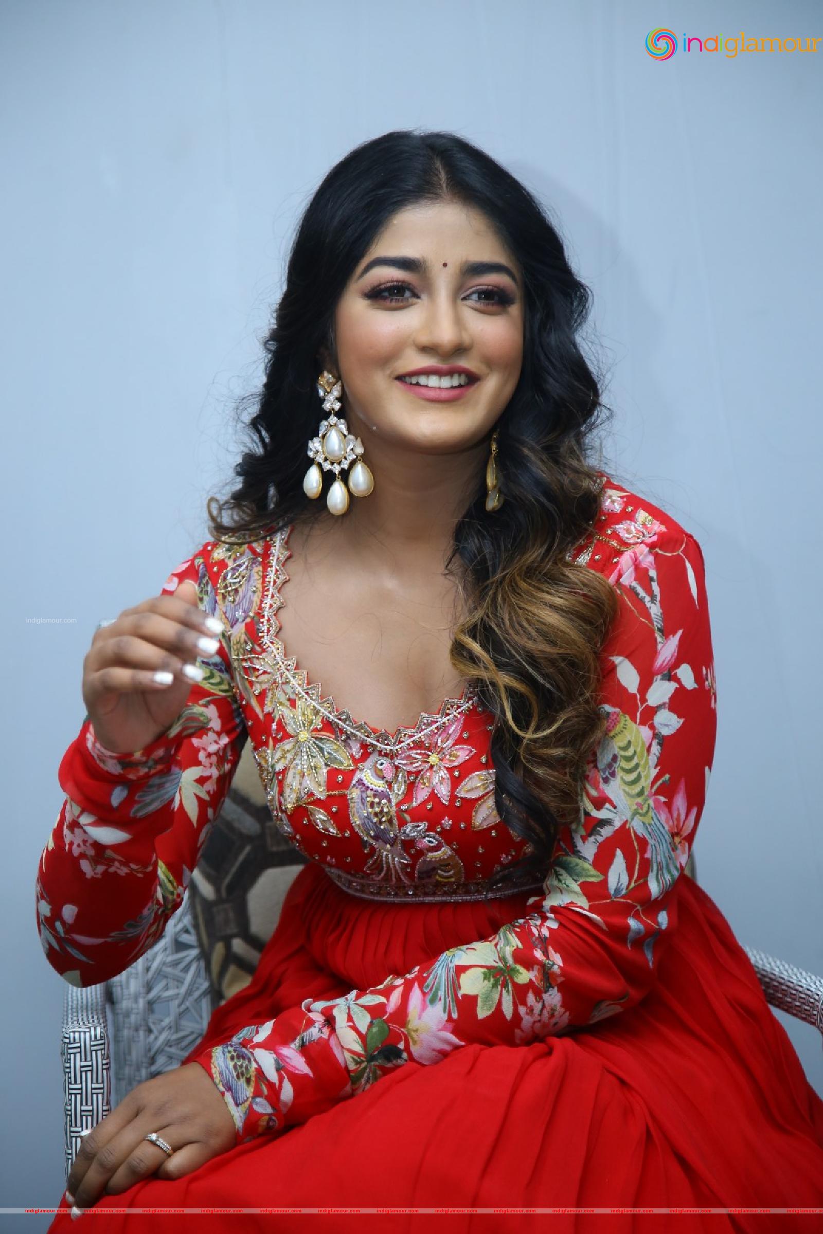 Dimple Hayathi Actress hd photo