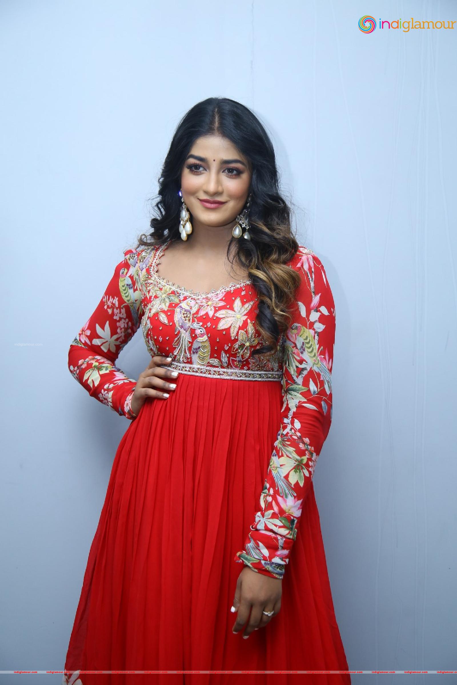 Dimple Hayathi Actress hd photo