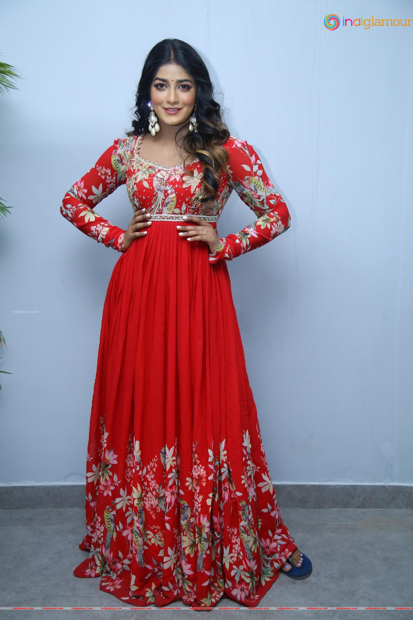 Dimple Hayathi Actress hd photo