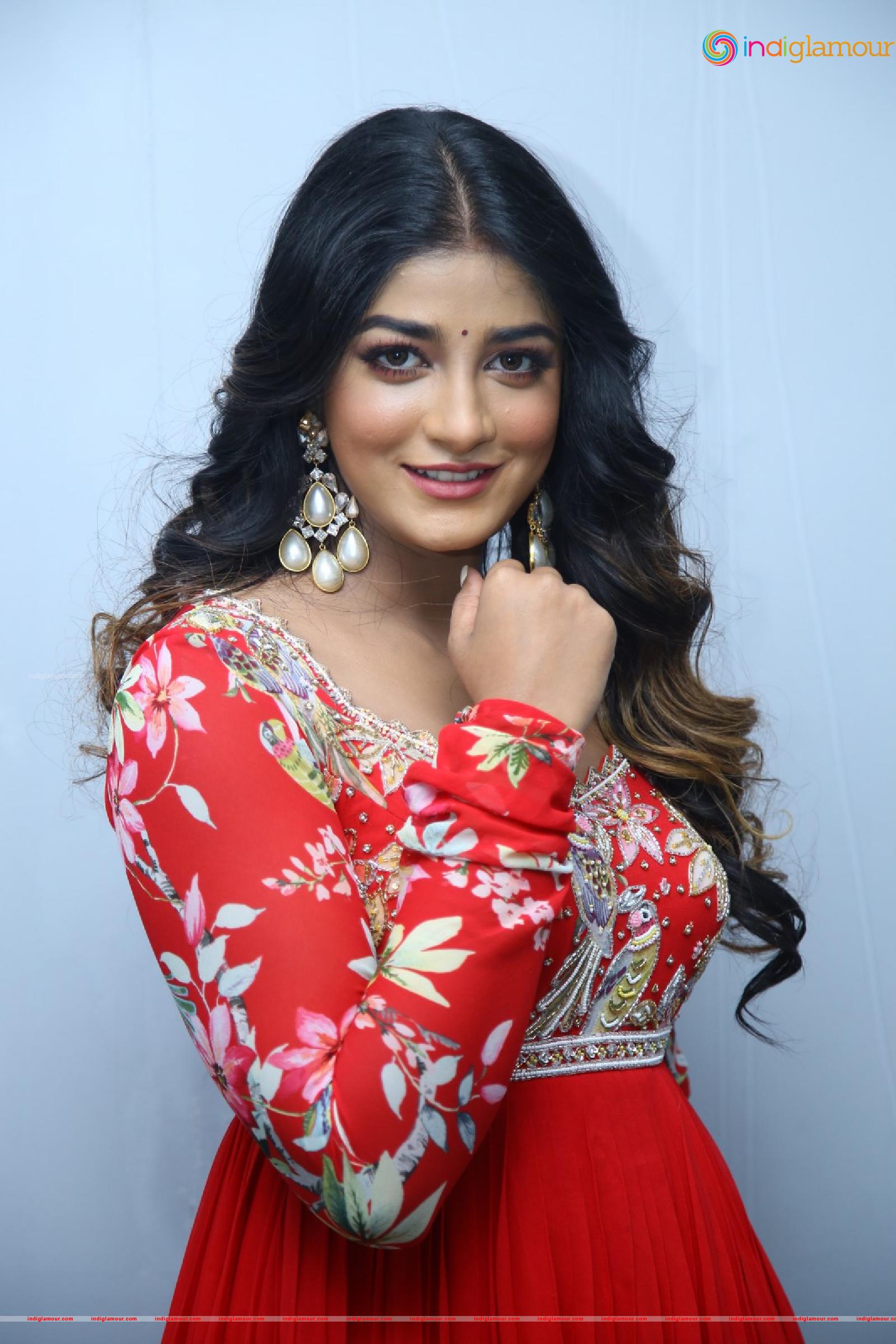 Dimple Hayathi Actress hd photo