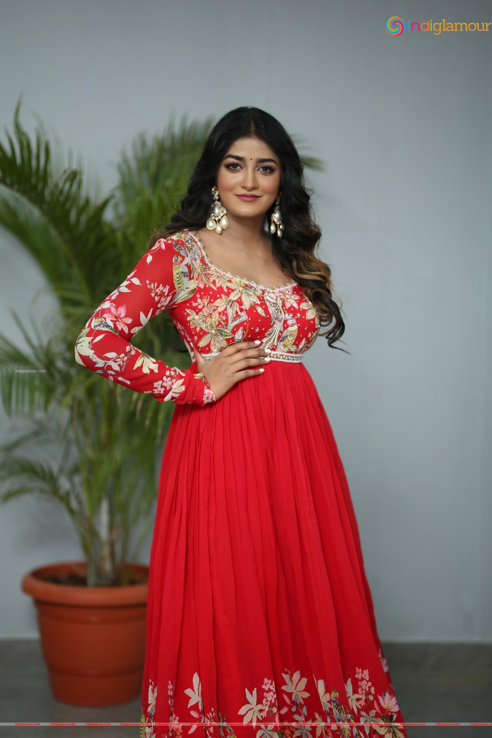 Dimple Hayathi Actress hd photo