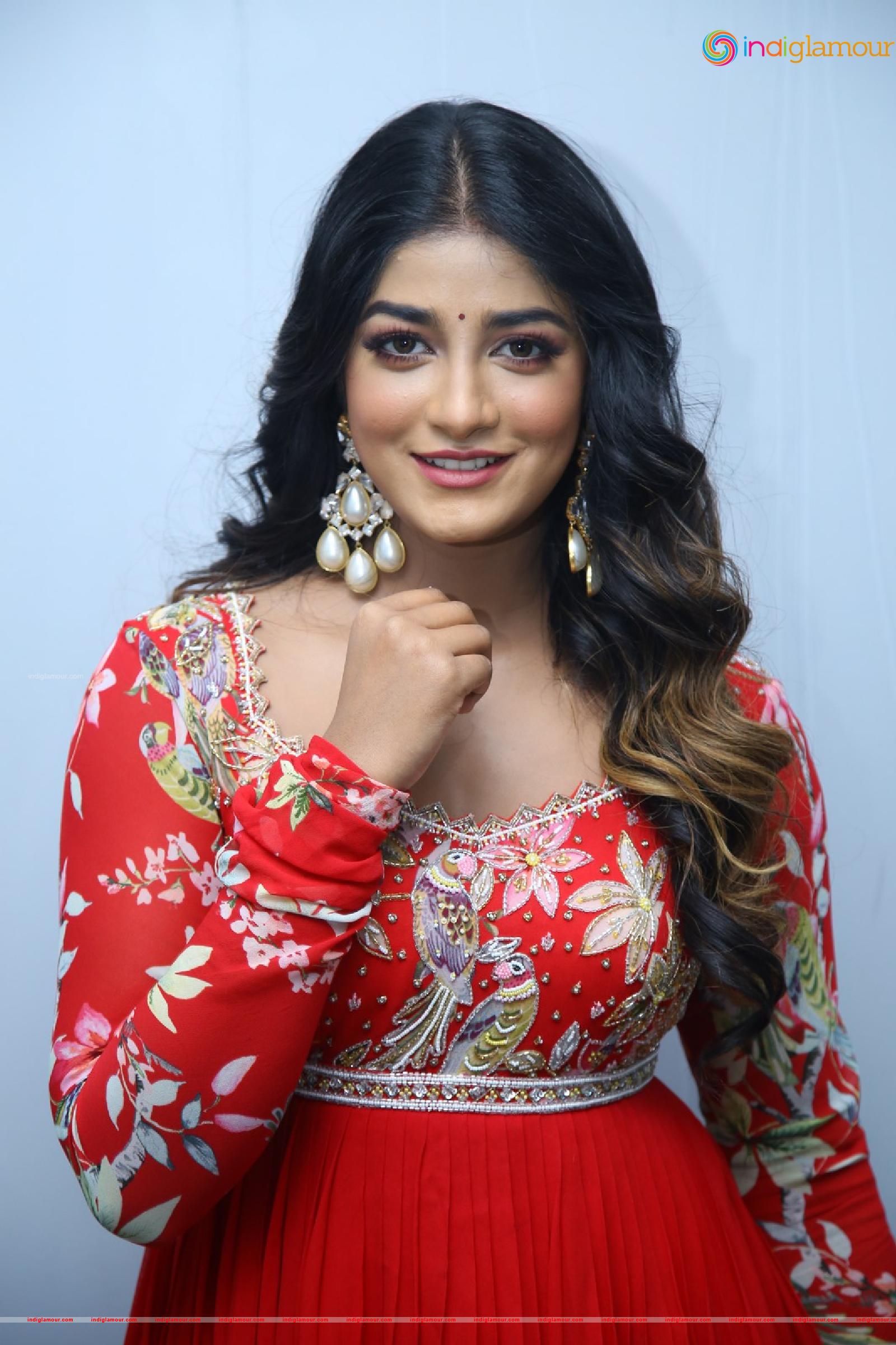 Dimple Hayathi Actress hd photo
