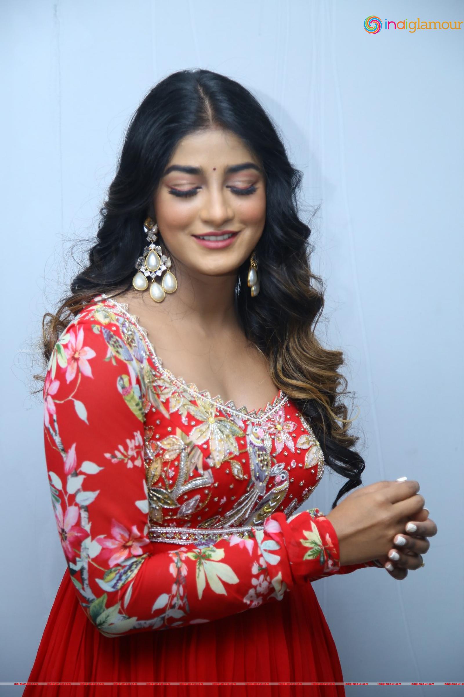 Dimple Hayathi Actress hd photo