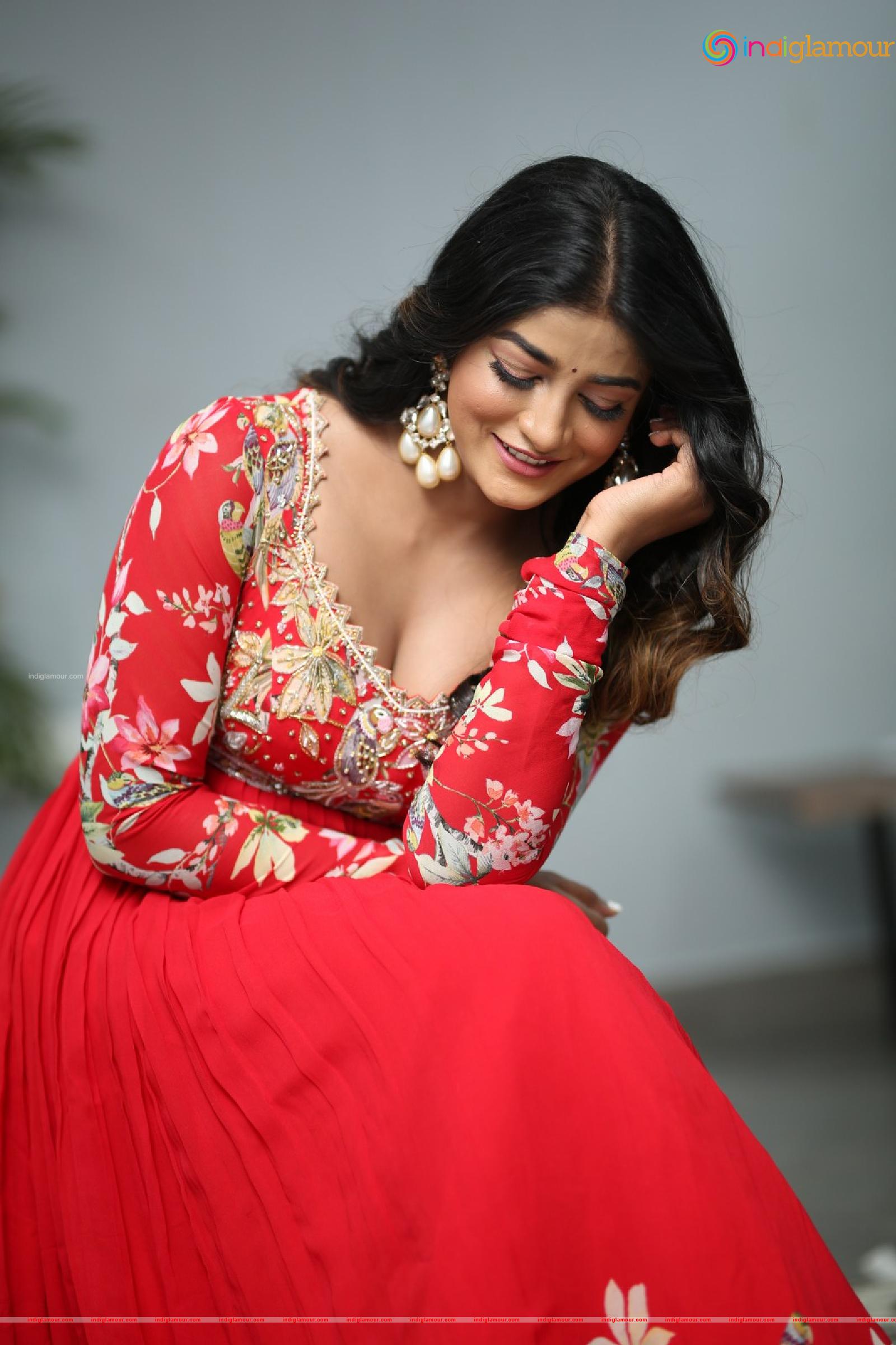 Dimple Hayathi Actress hd photo