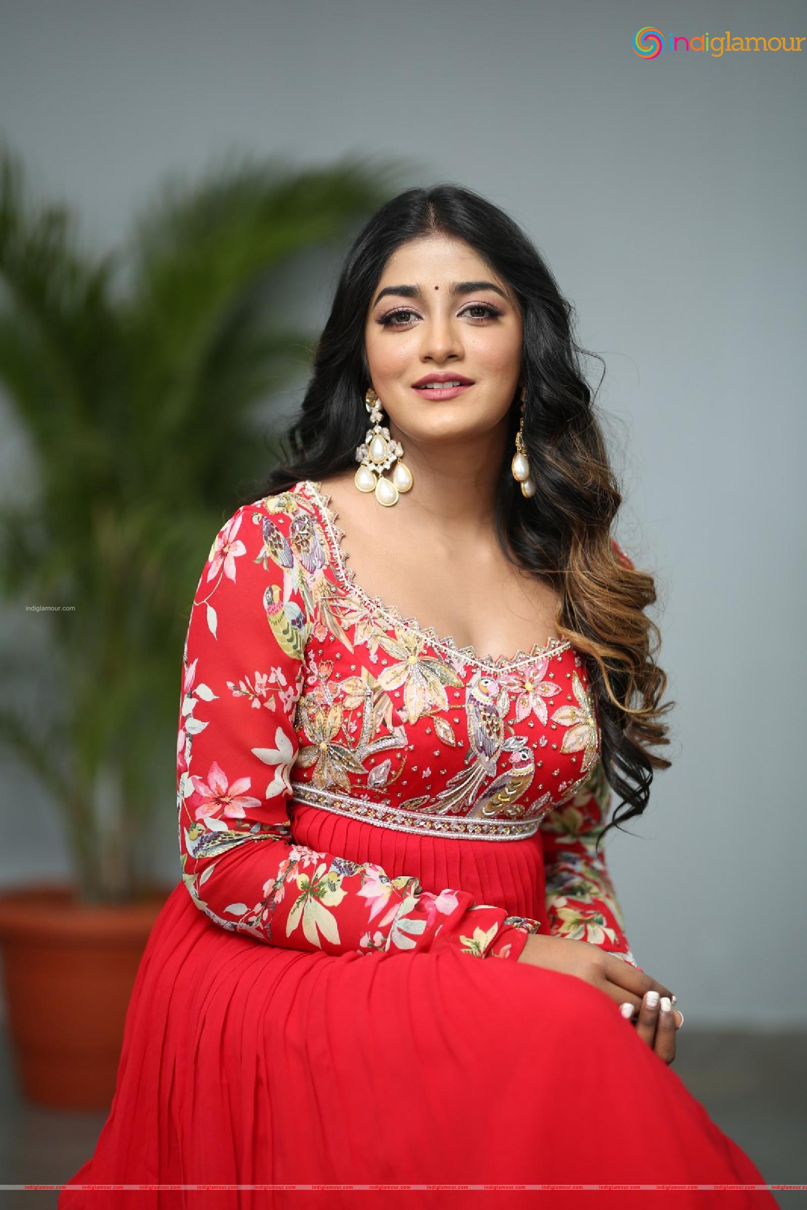 Dimple Hayathi Actress hd photo