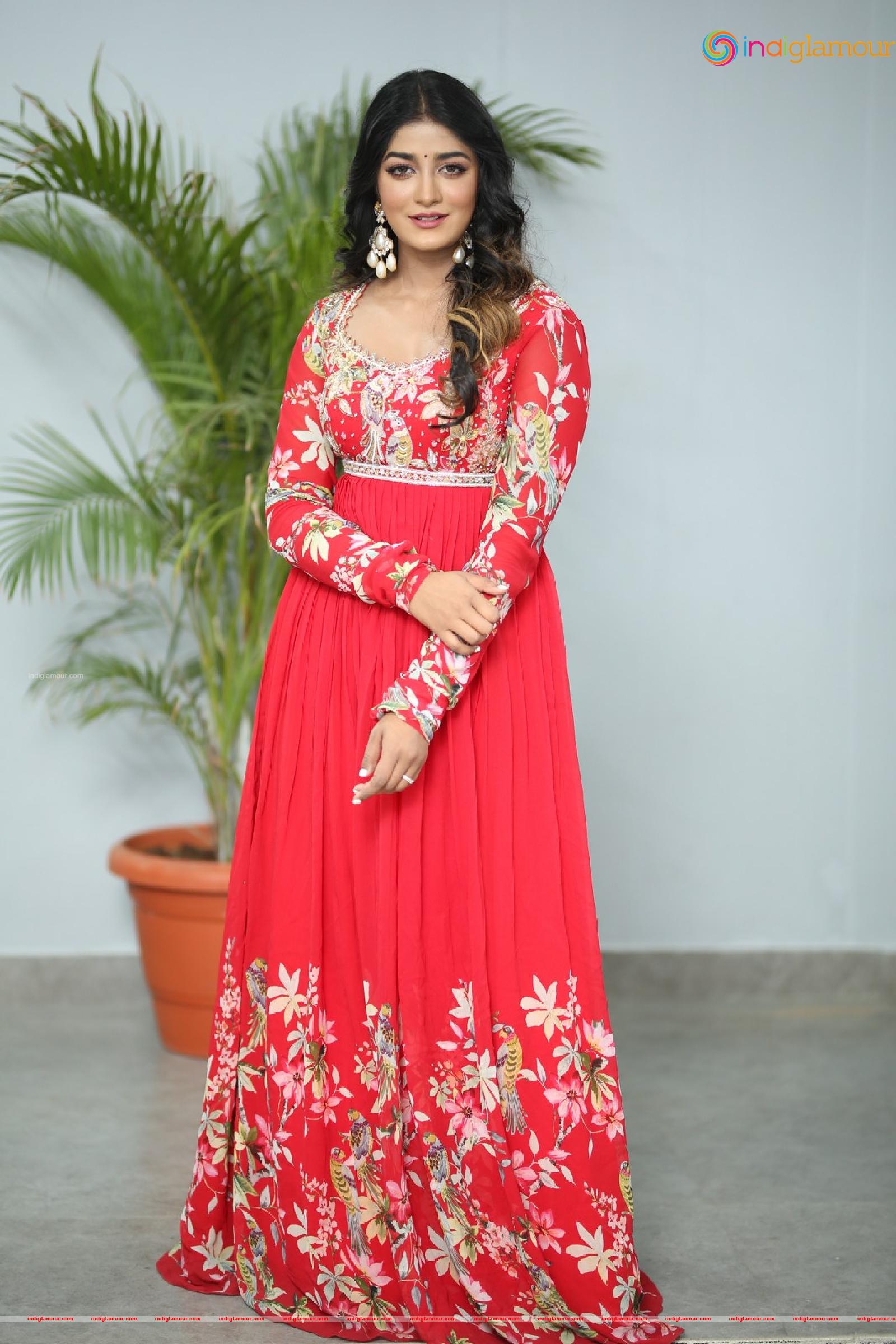 Dimple Hayathi Actress hd photo