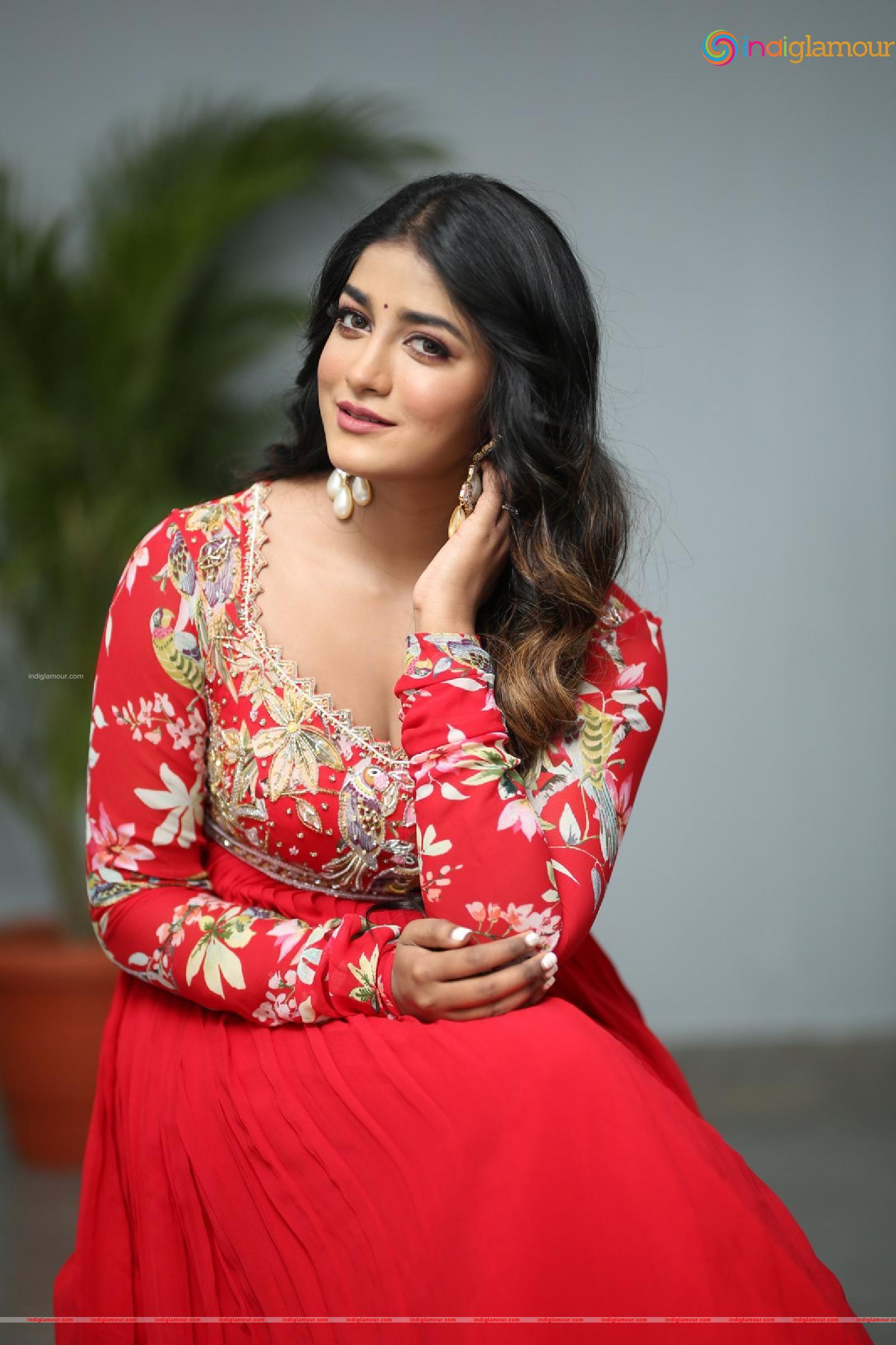 Dimple Hayathi Actress hd photo