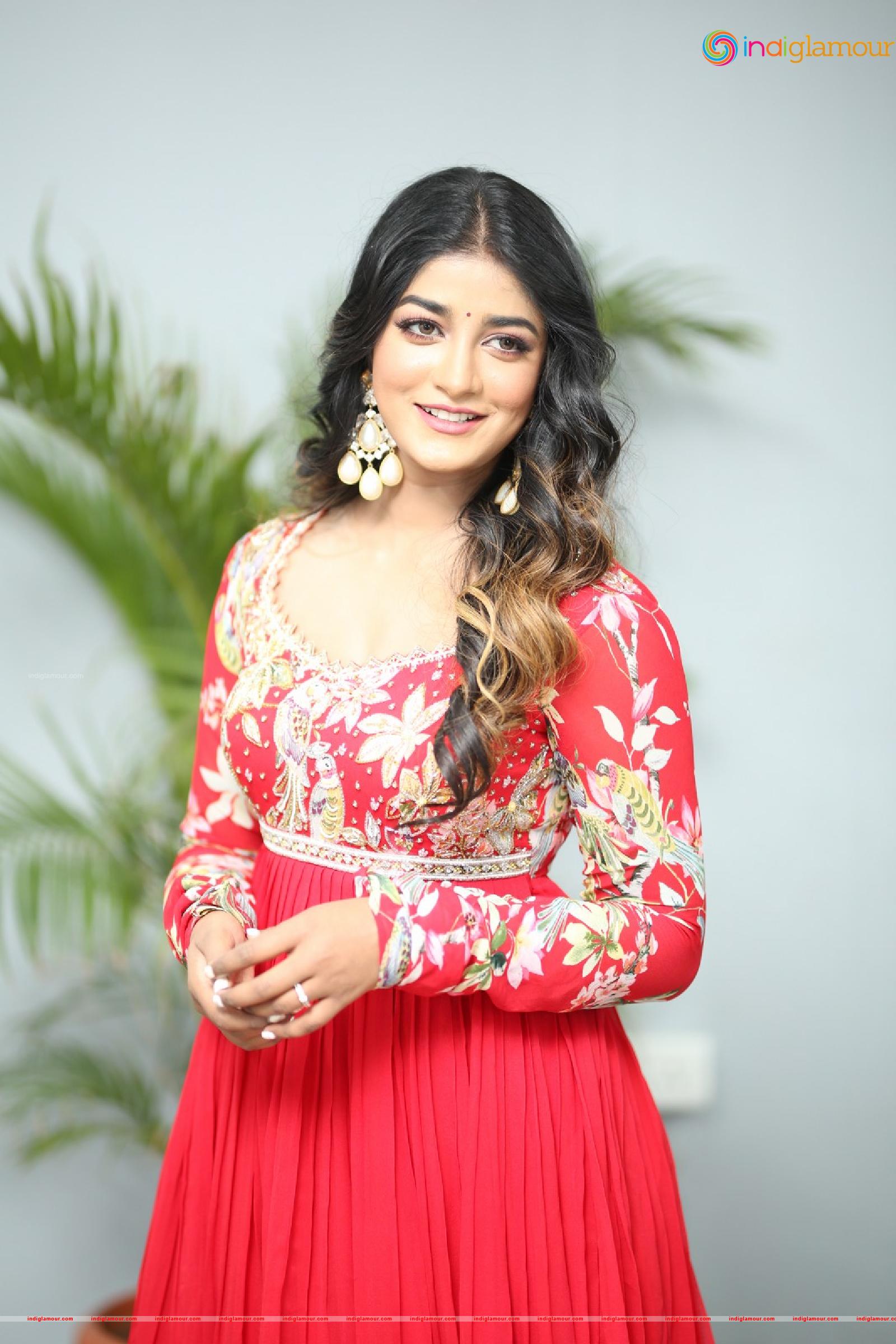 Dimple Hayathi Actress hd photo