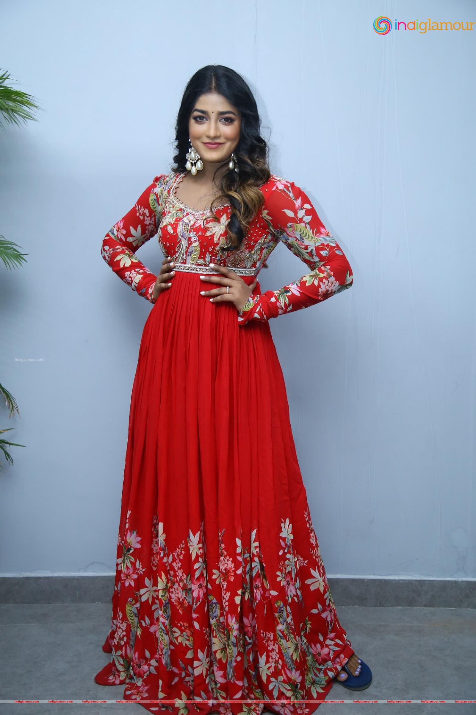 Dimple Hayathi Actress hd photo
