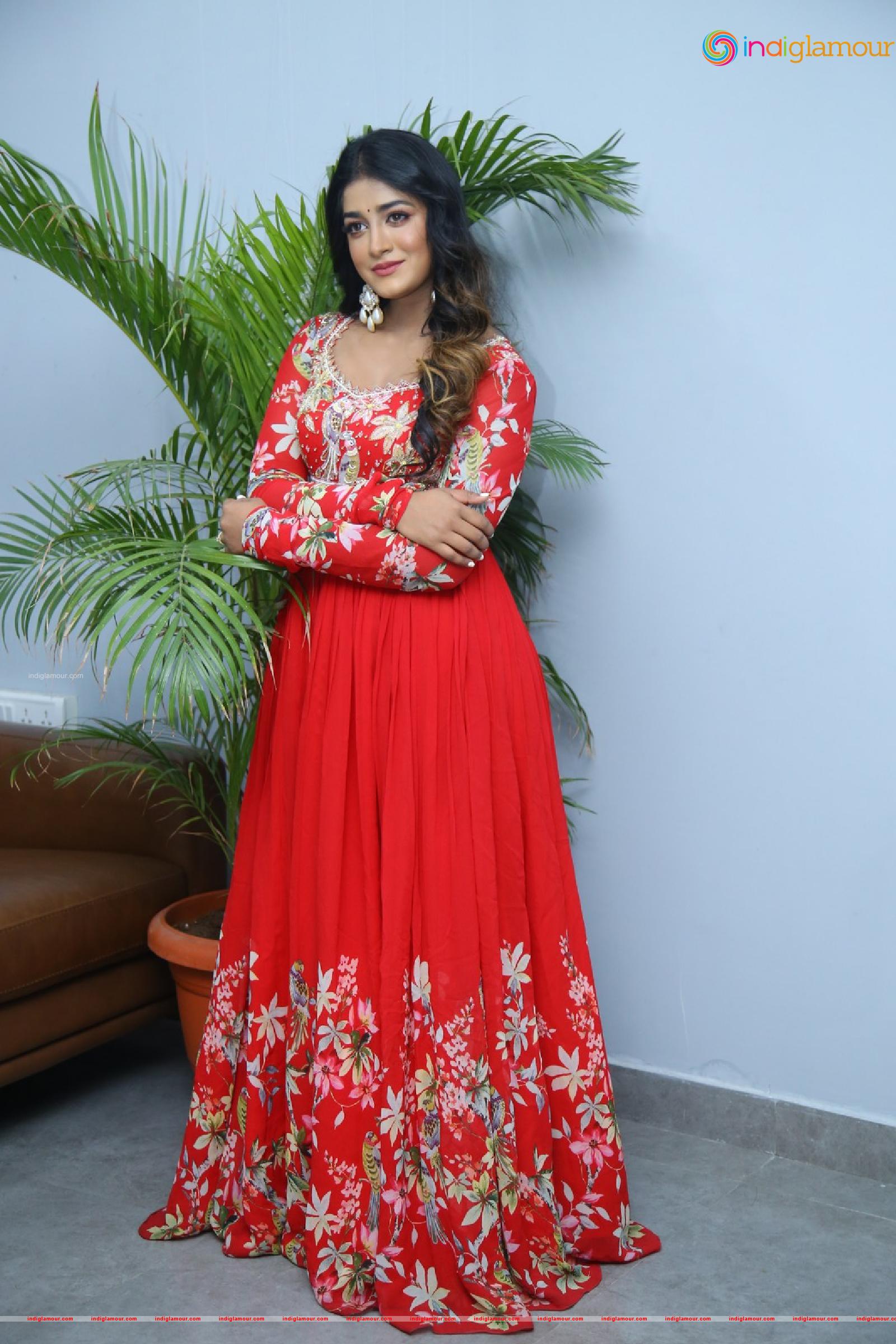 Dimple Hayathi Actress hd photo