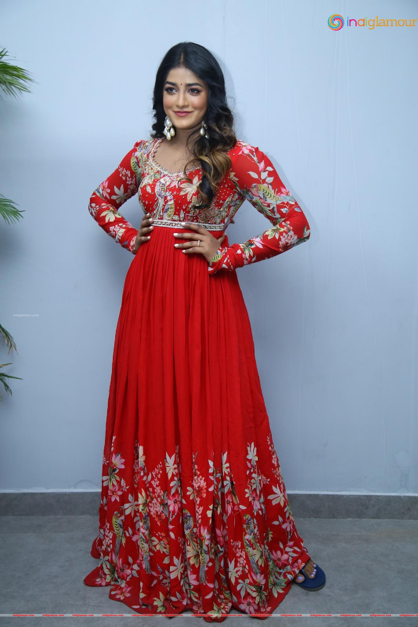 Dimple Hayathi Actress hd photo