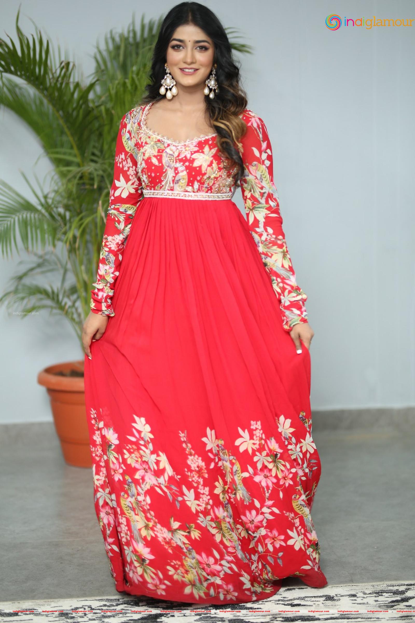 Dimple Hayathi Actress hd photo