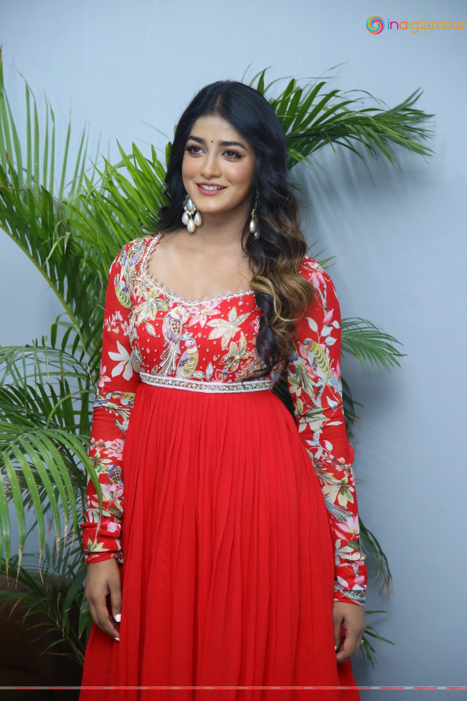 Dimple Hayathi Actress hd photo
