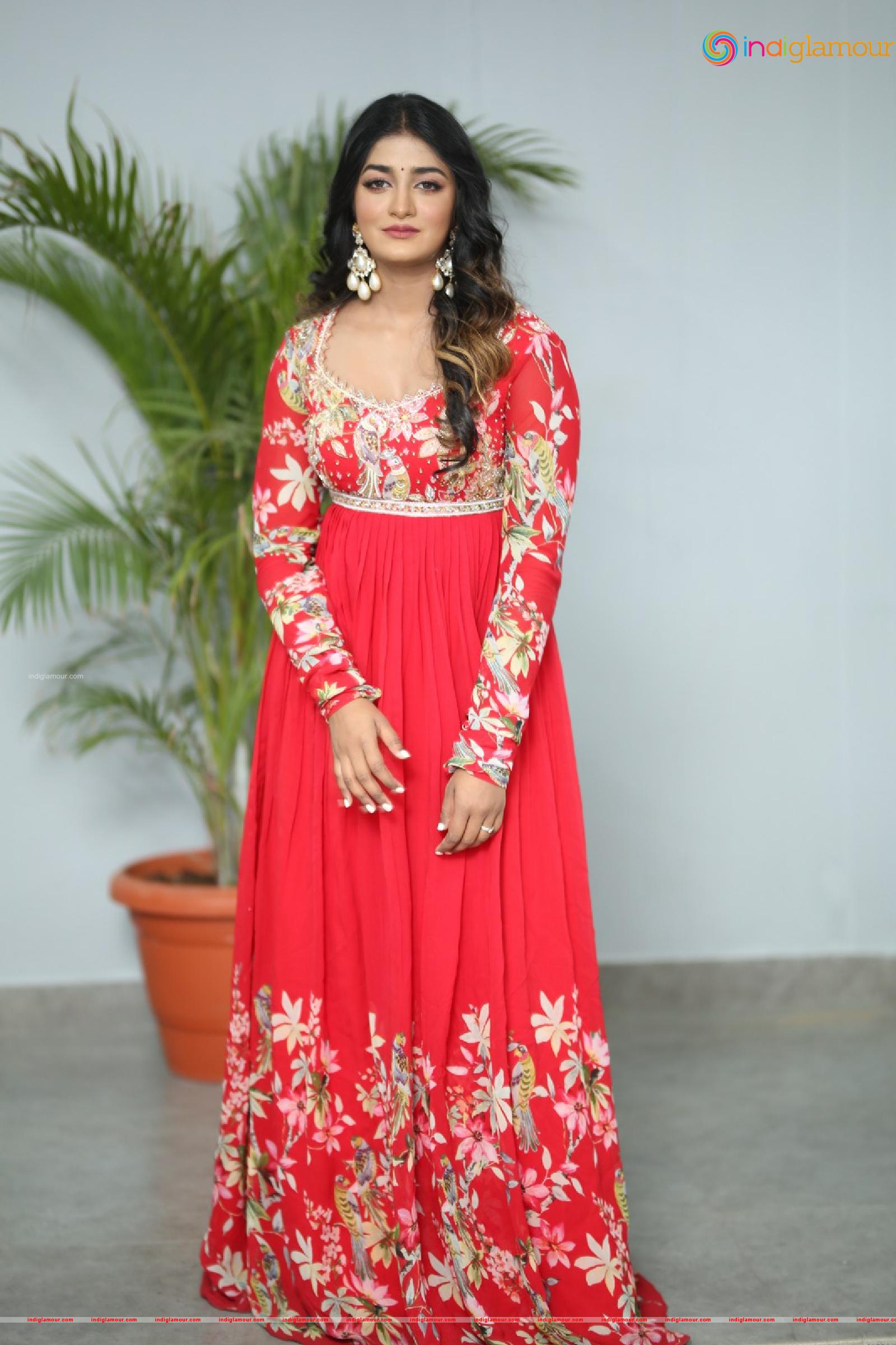 Dimple Hayathi Actress hd photo