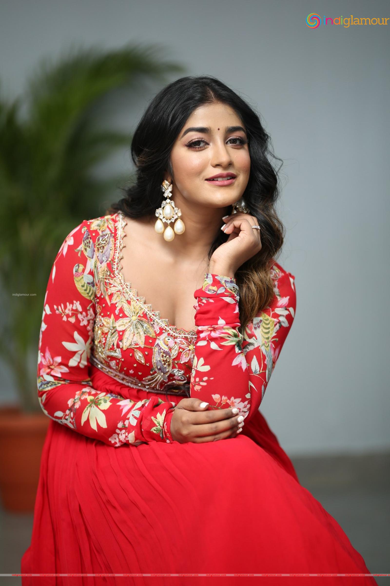 Dimple Hayathi Actress hd photo
