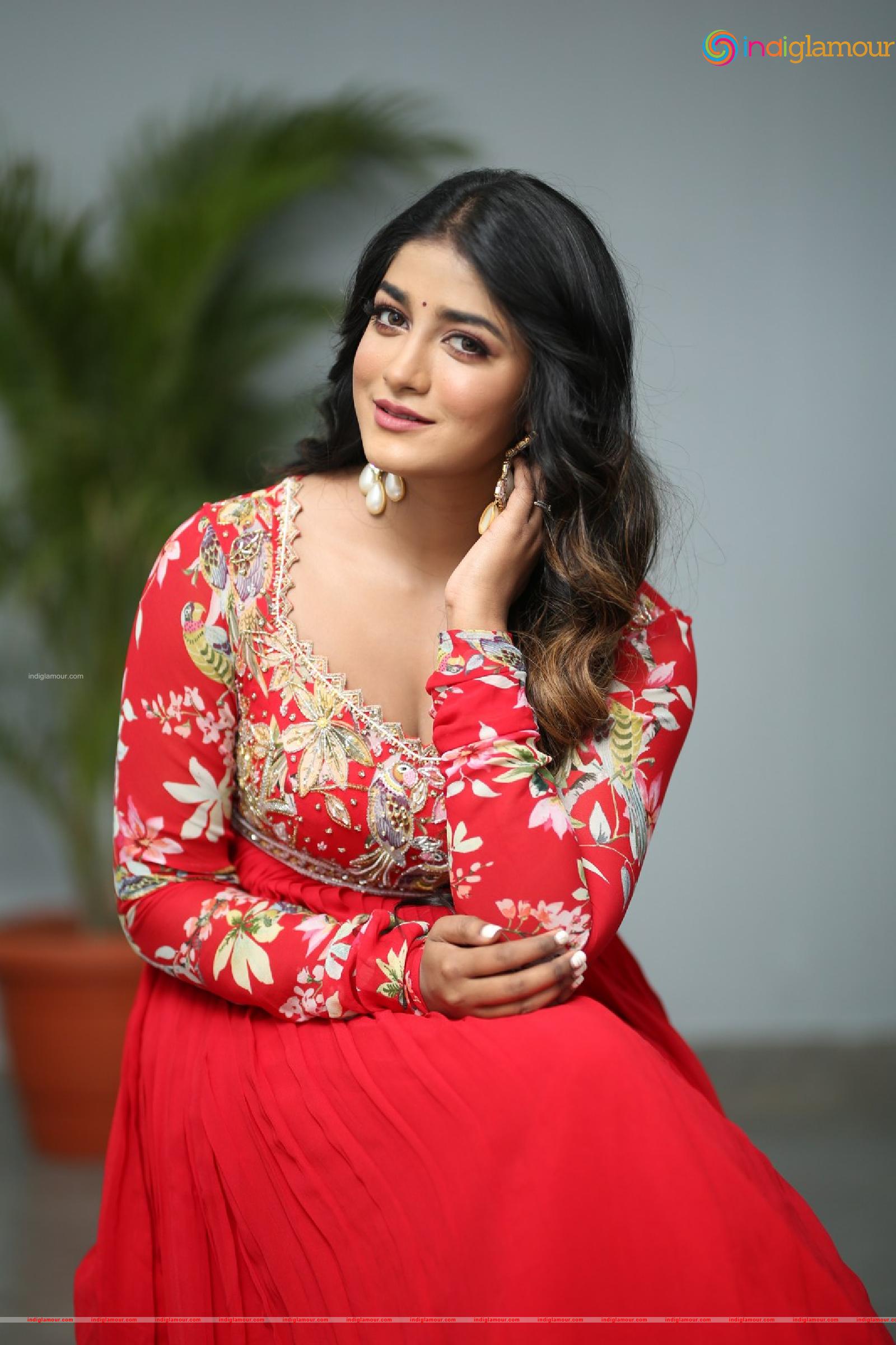 Dimple Hayathi Actress hd photo