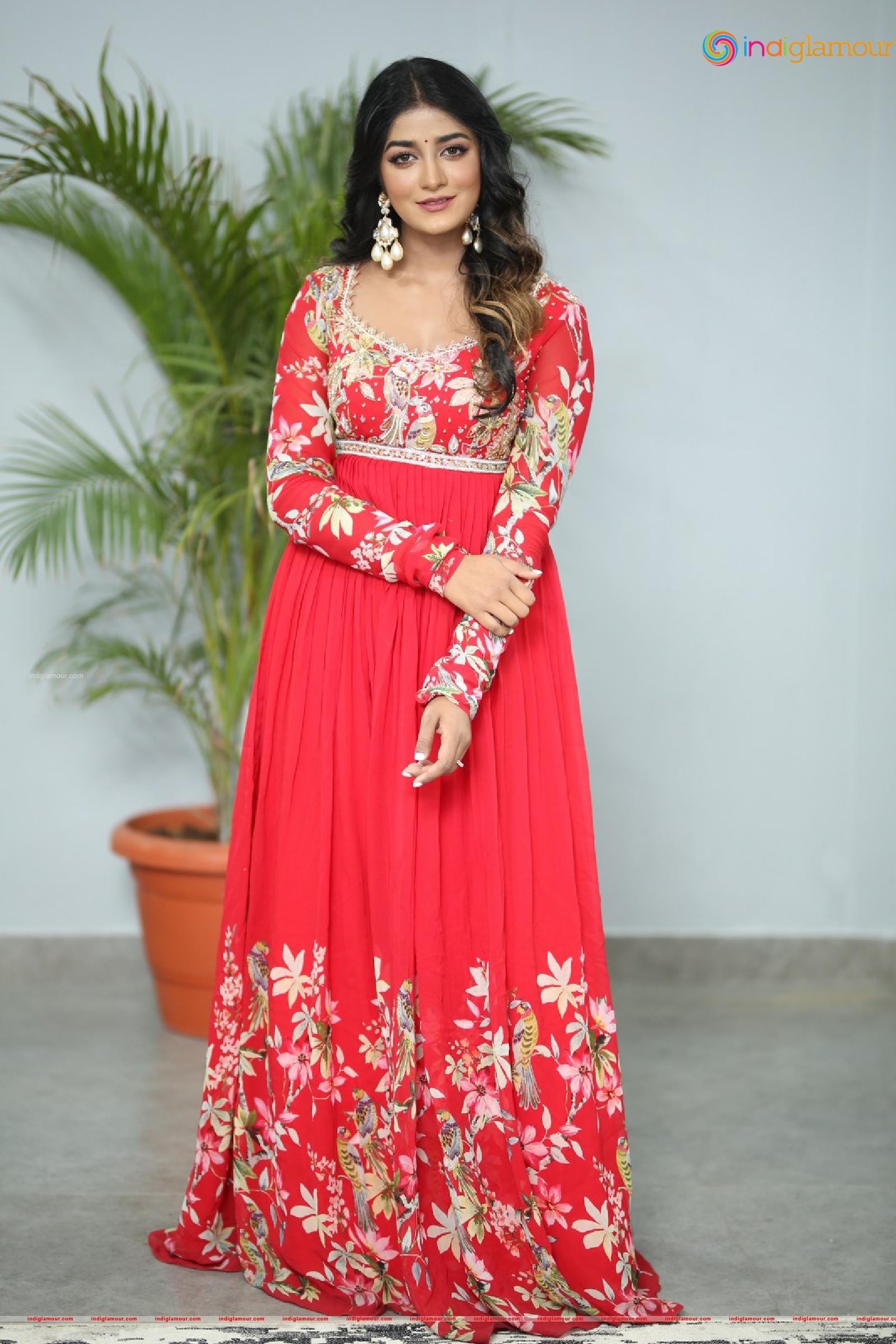 Dimple Hayathi Actress hd photo