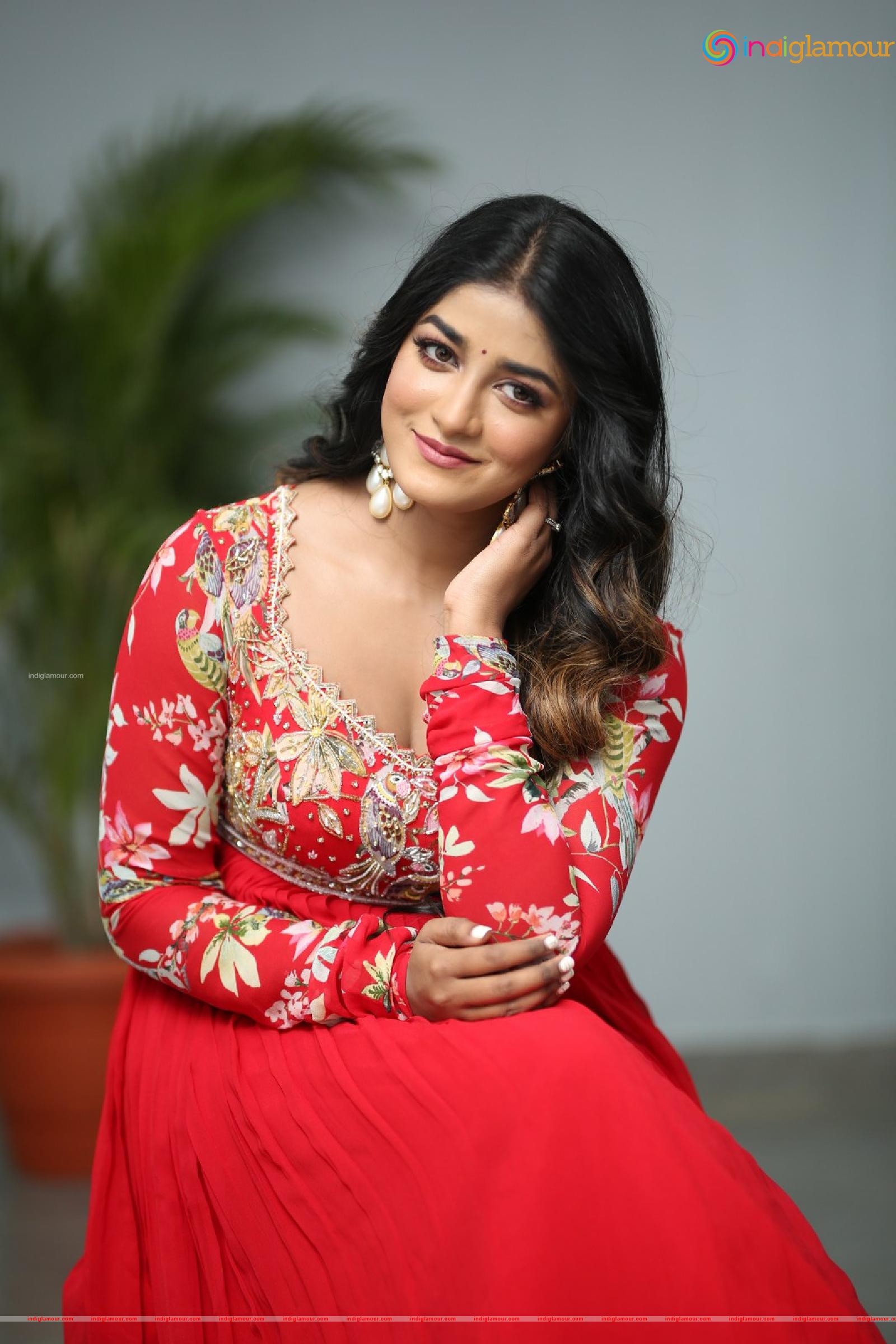 Dimple Hayathi Actress hd photo