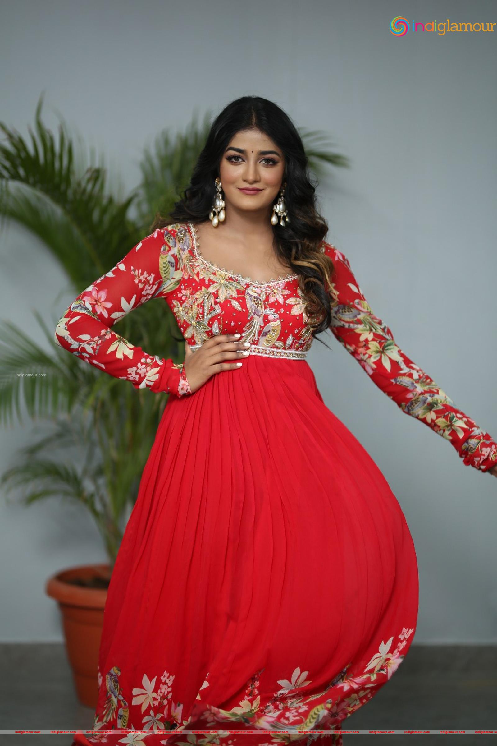 Dimple Hayathi Actress hd photo