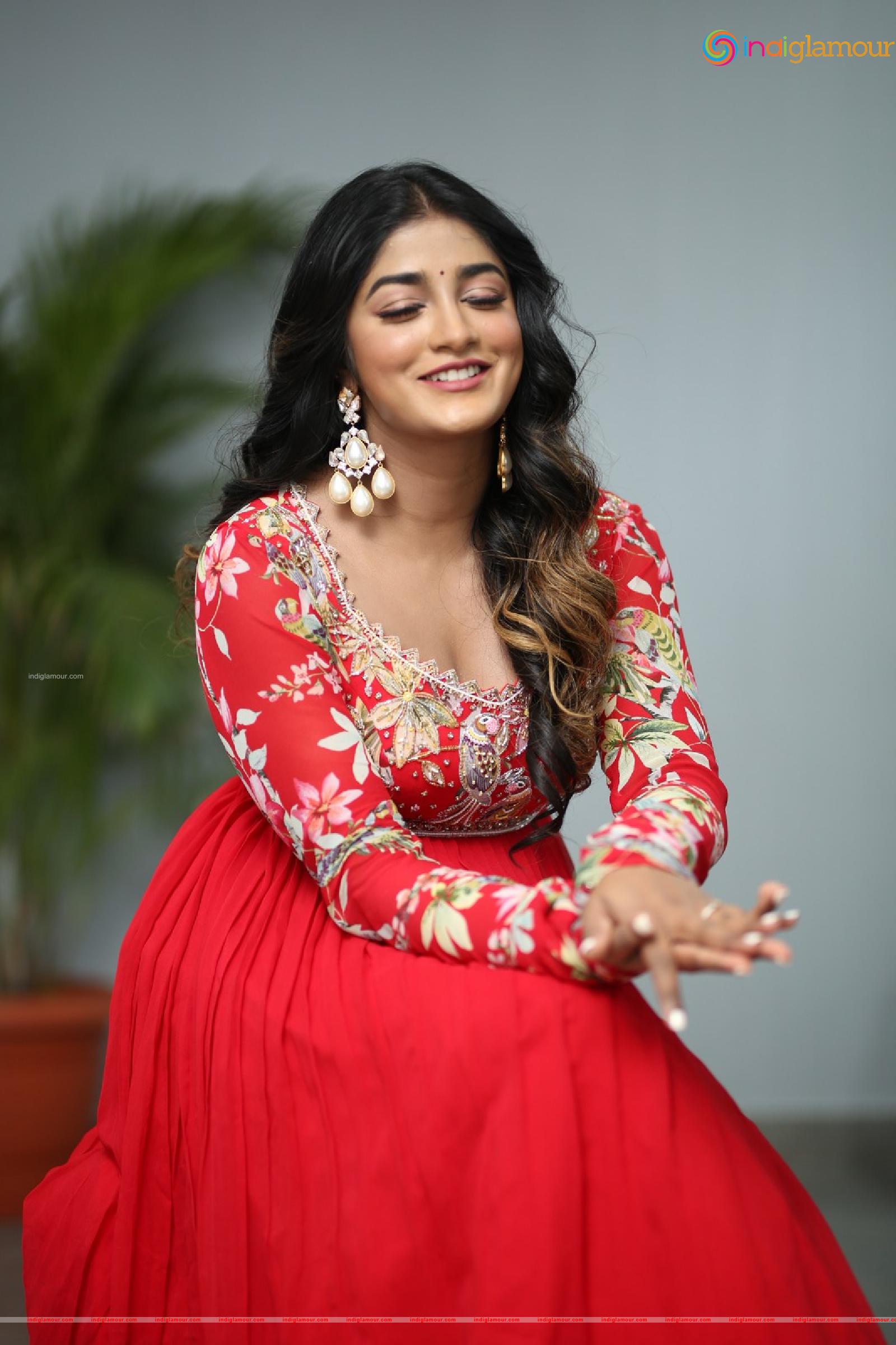 Dimple Hayathi Actress hd photo