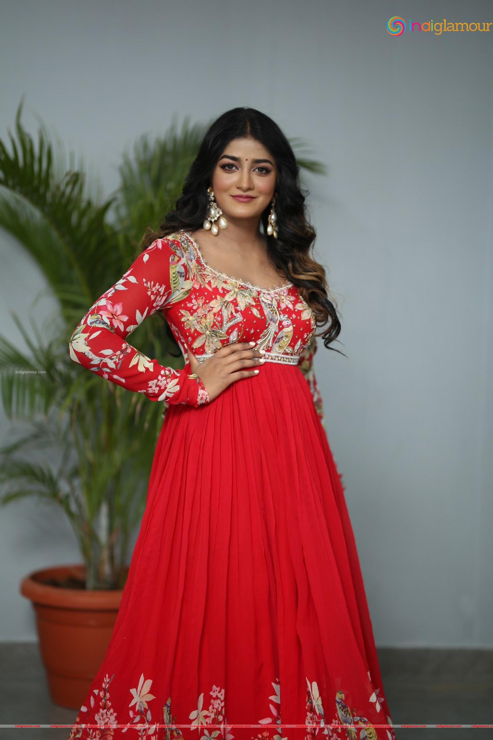 Dimple Hayathi Actress hd photo