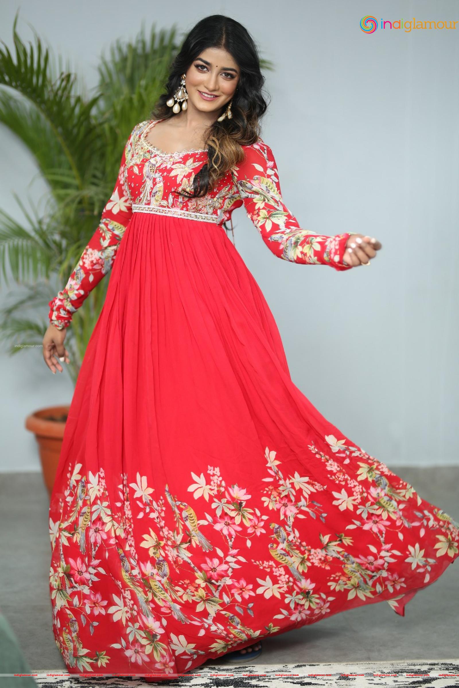 Dimple Hayathi Actress hd photo