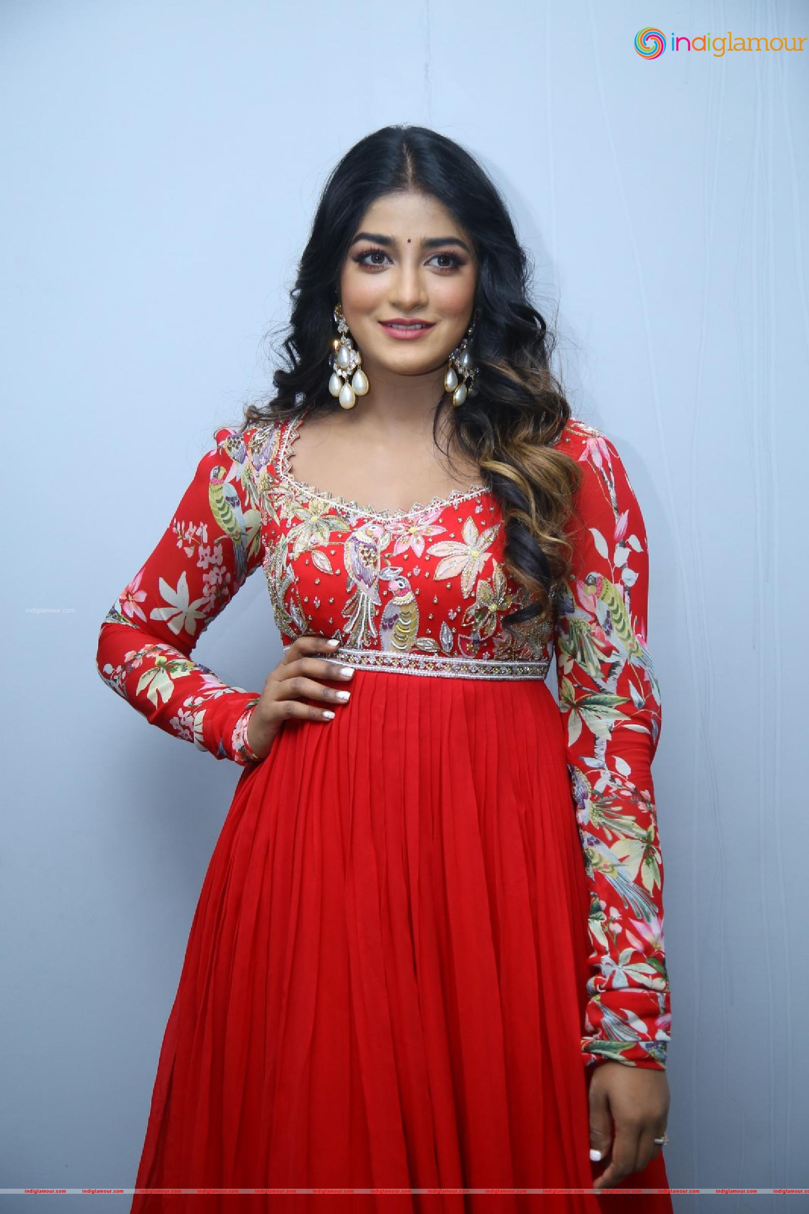 Dimple Hayathi Actress hd photo