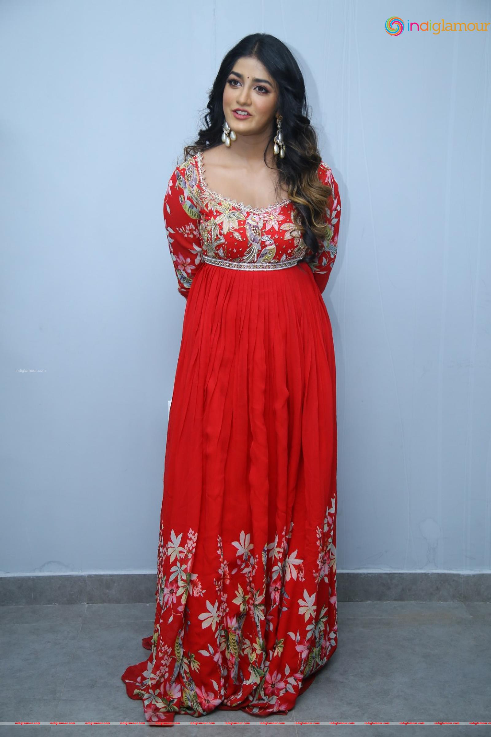Dimple Hayathi Actress hd photo