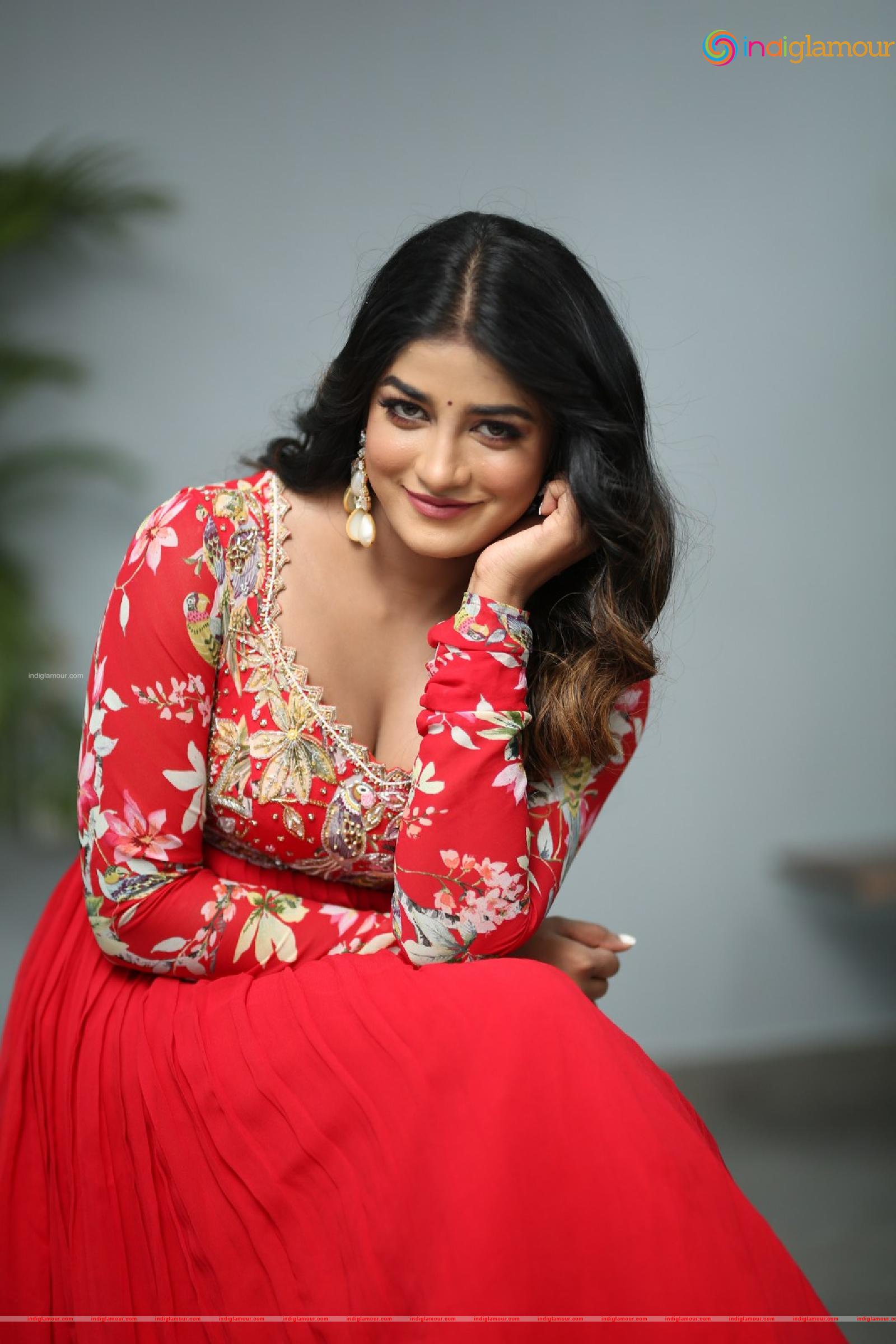 Dimple Hayathi Actress hd photo
