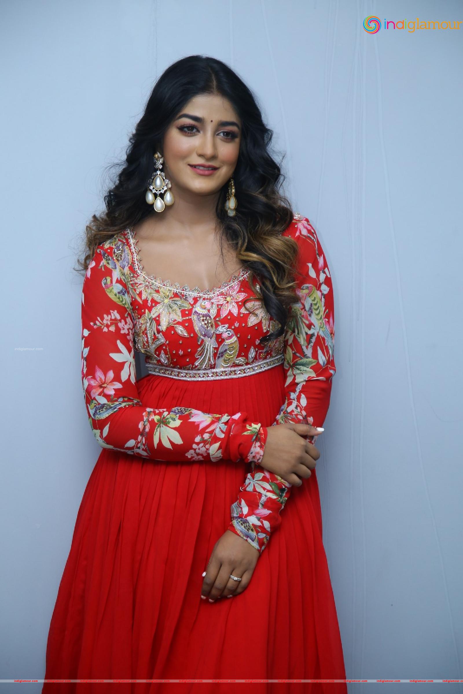 Dimple Hayathi Actress hd photo