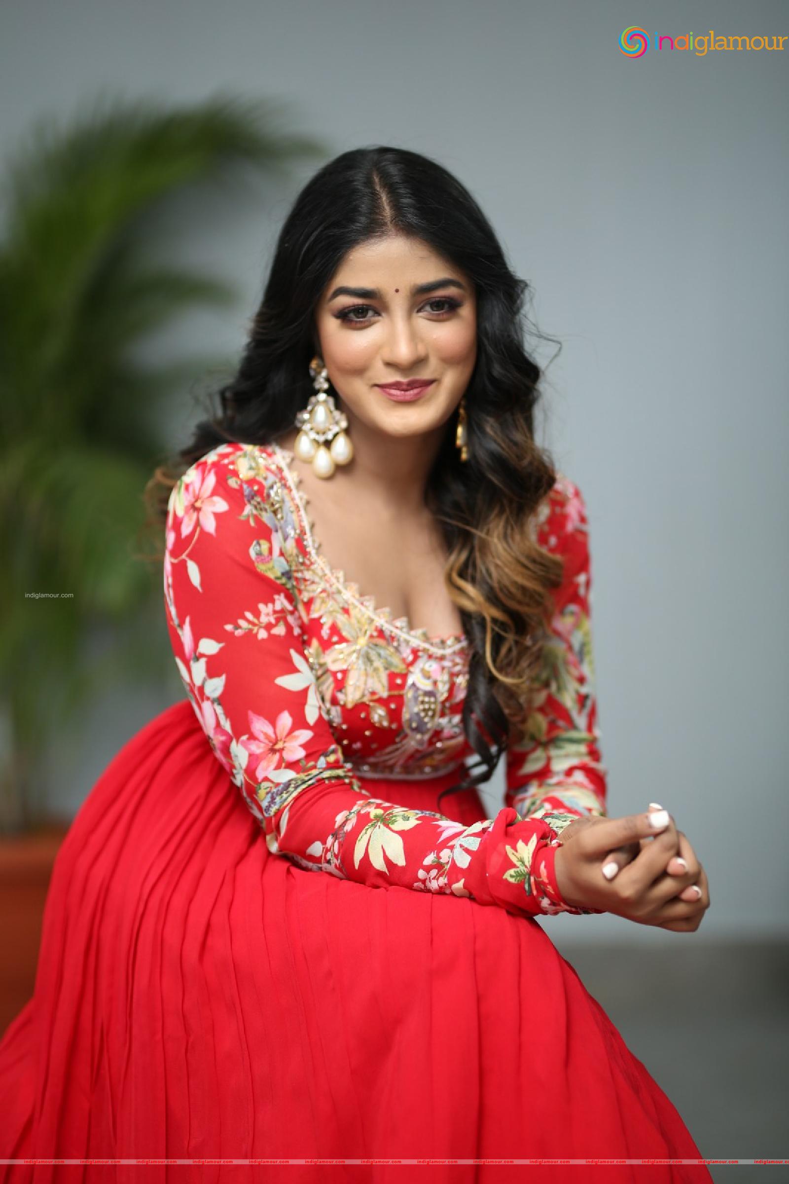 Dimple Hayathi Actress hd photo
