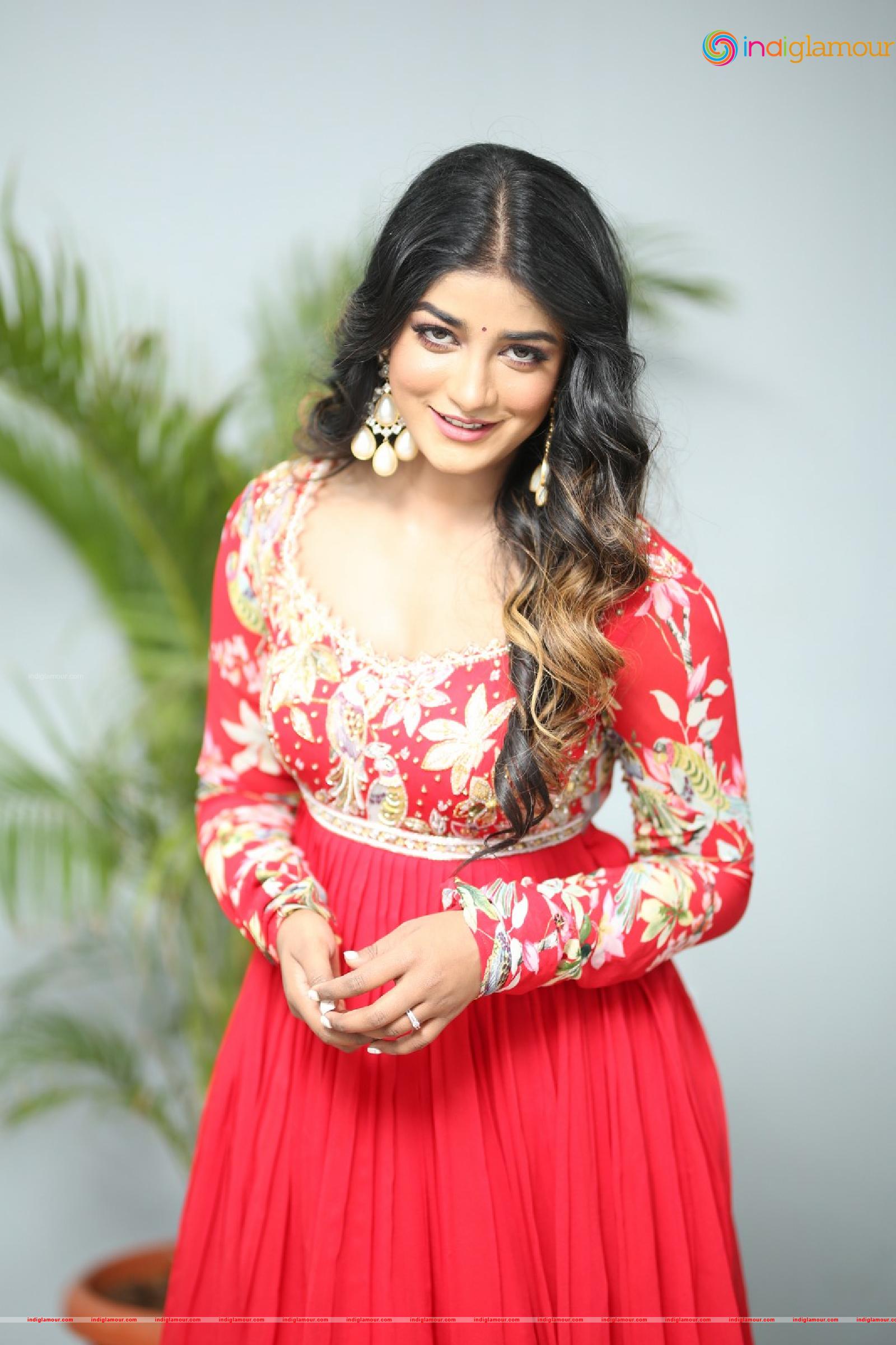 Dimple Hayathi Actress hd photo