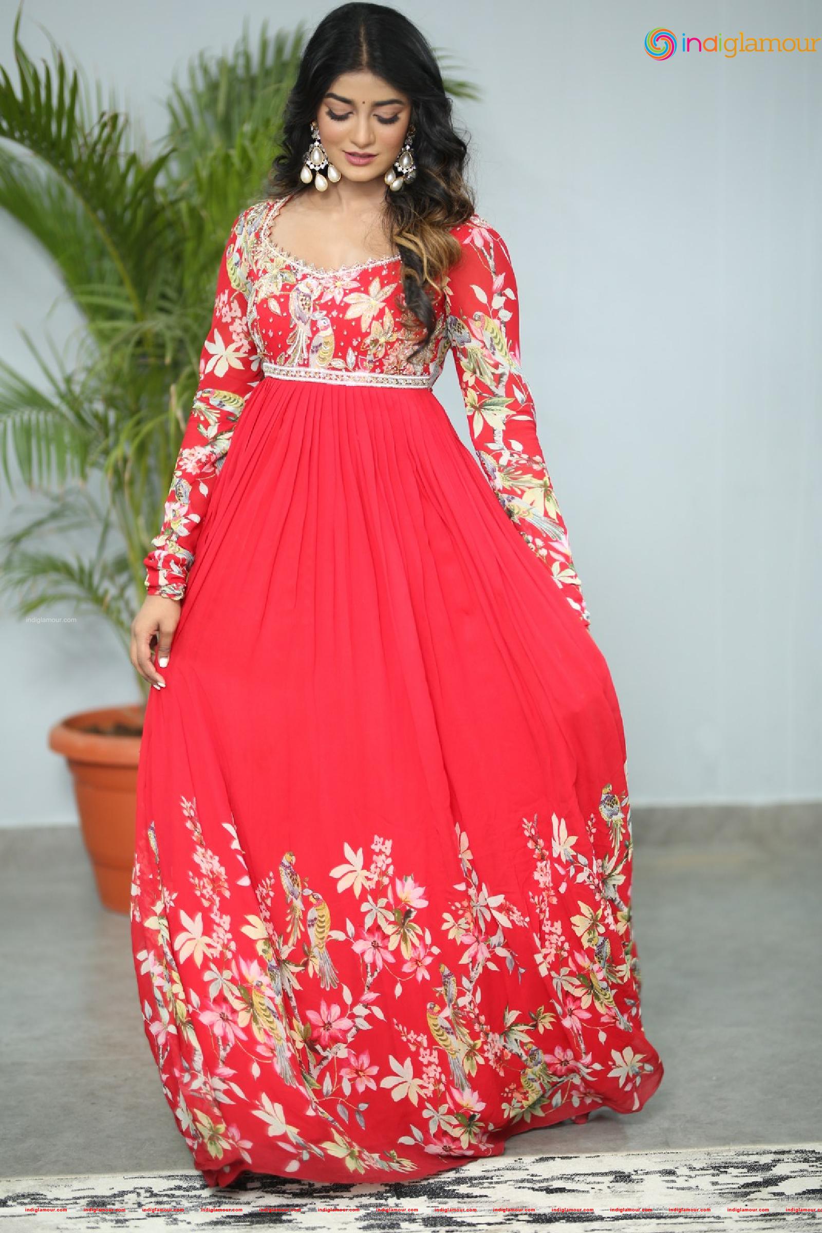 Dimple Hayathi Actress hd photo