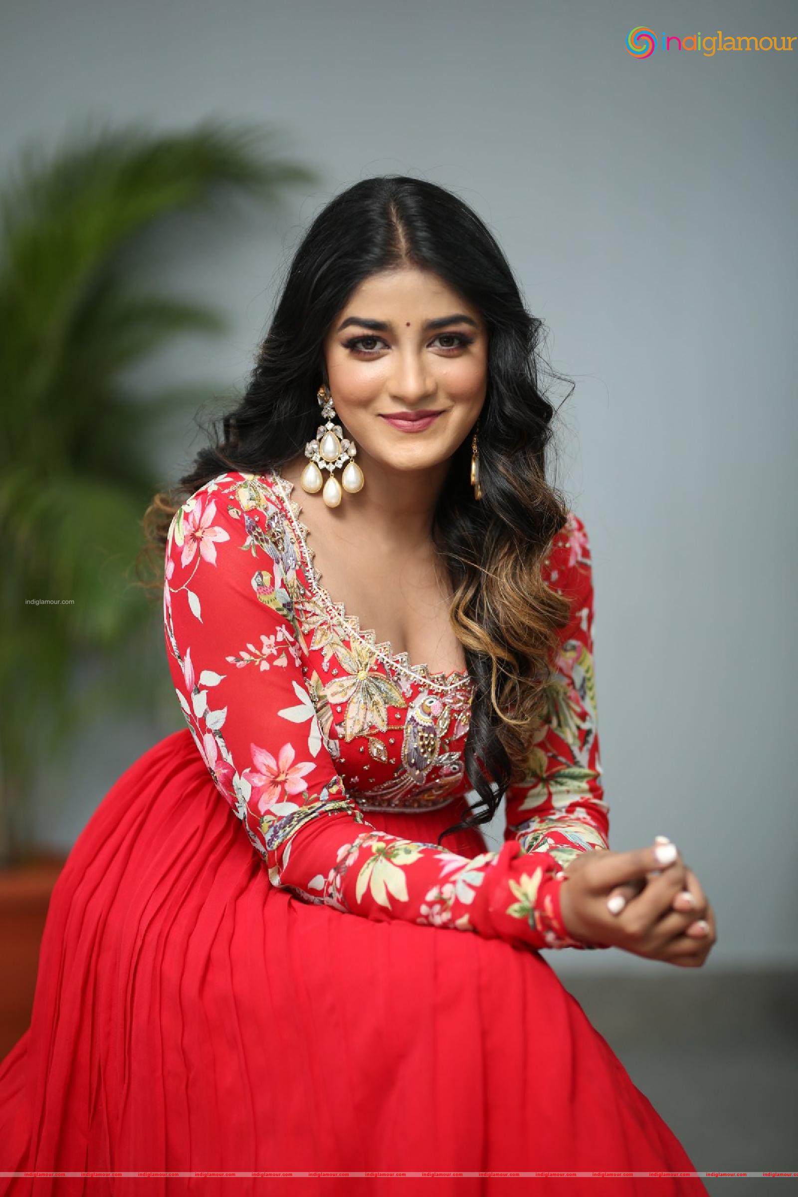 Dimple Hayathi Actress hd photo