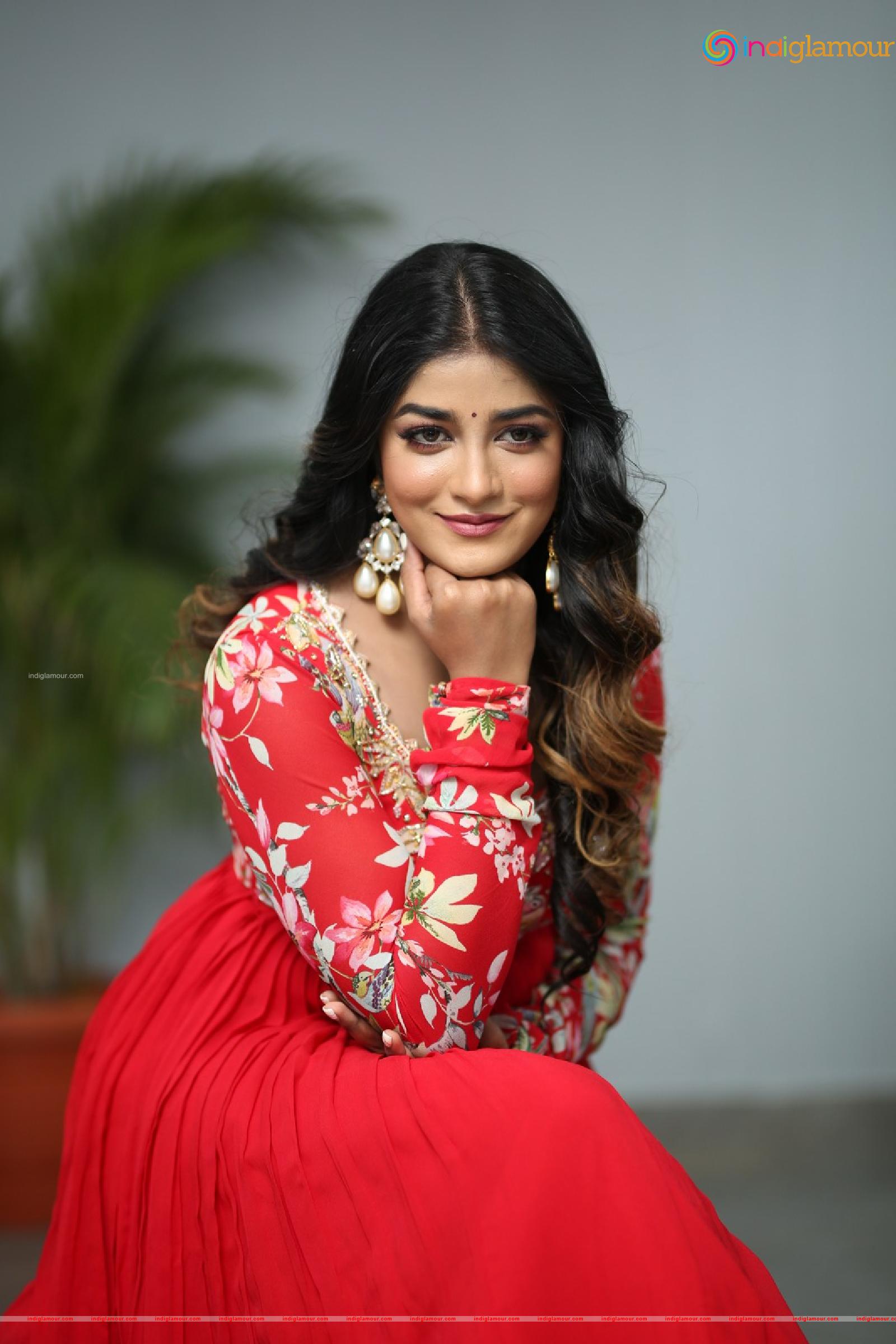 Dimple Hayathi Actress hd photo