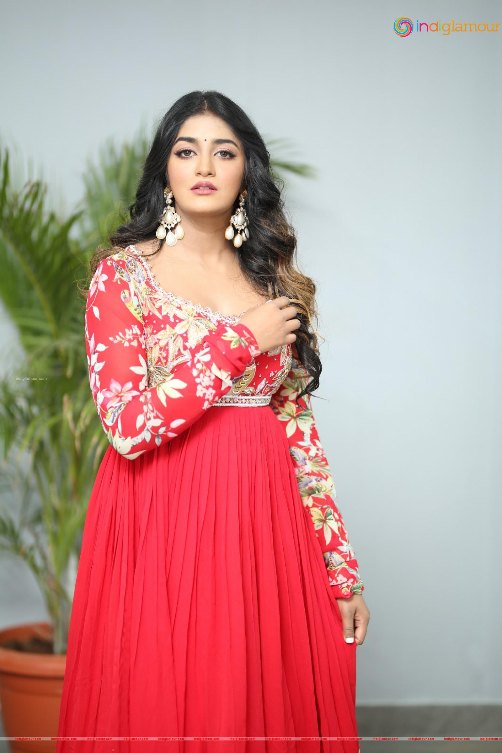 Dimple Hayathi Actress hd photo